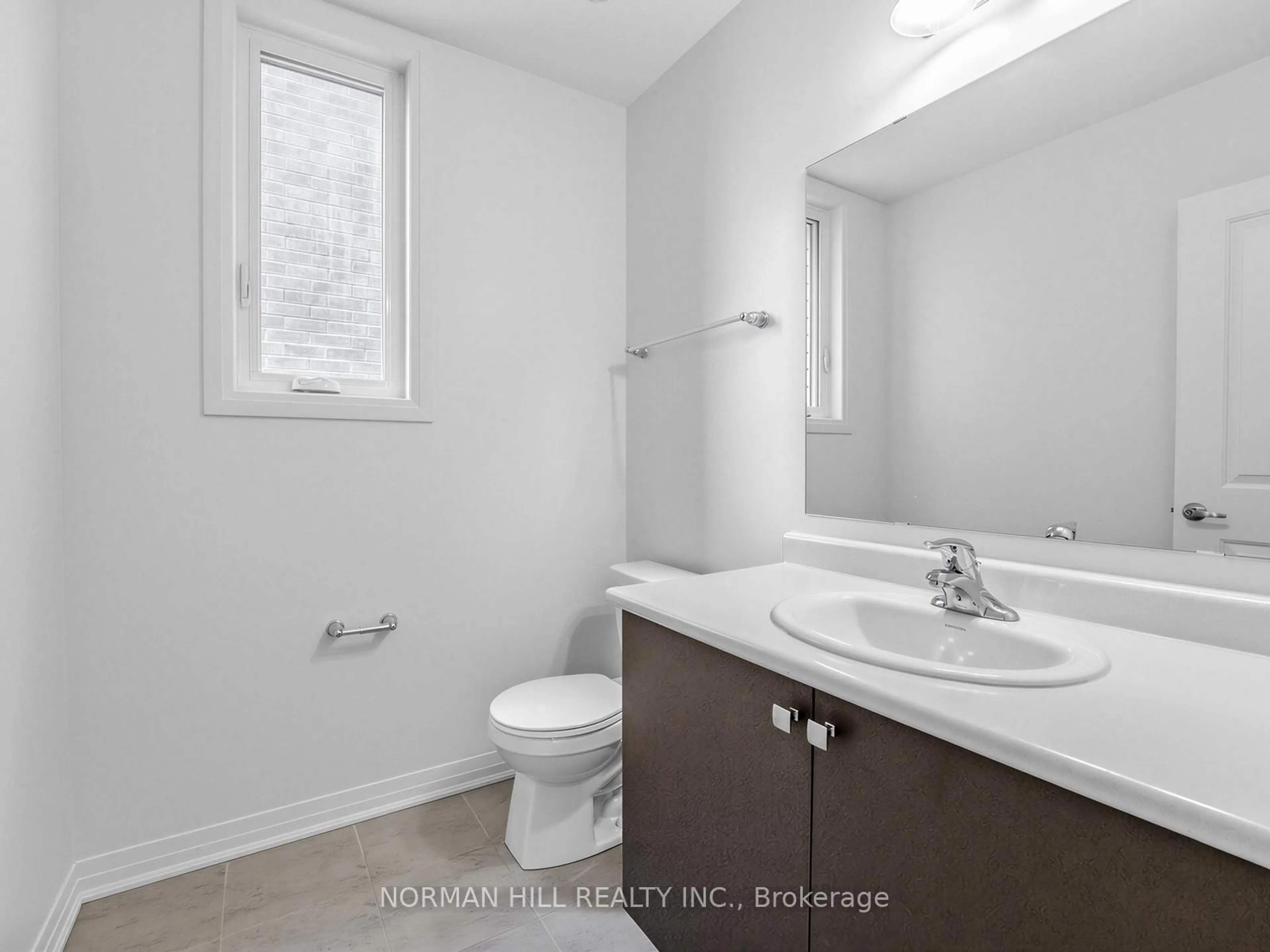Standard bathroom, unknown for 8 Guildhouse Dr, Brampton Ontario L7A 4W5