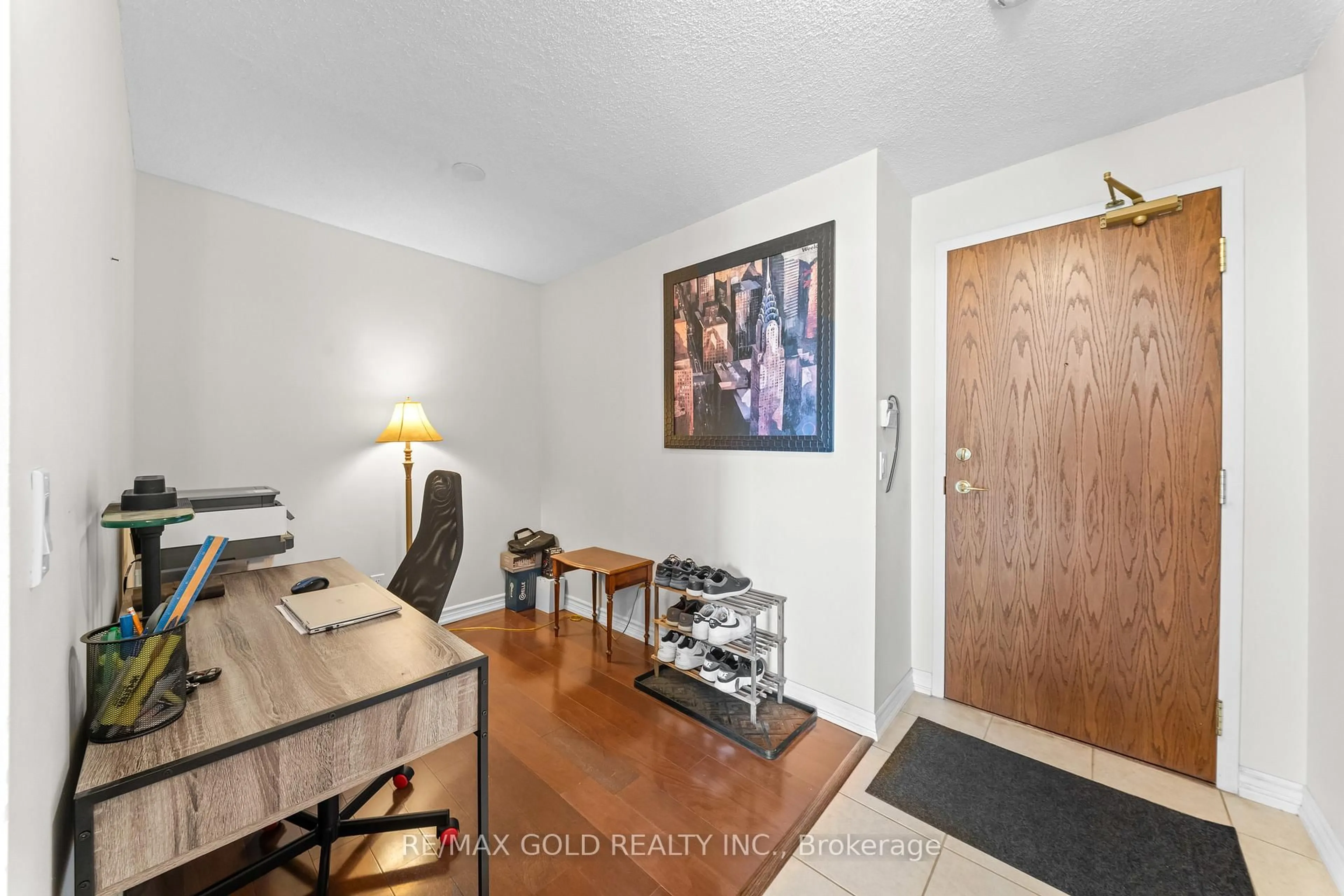 Indoor entryway for 4889 Kimbermount Ave #1502, Mississauga Ontario L5M 7K8