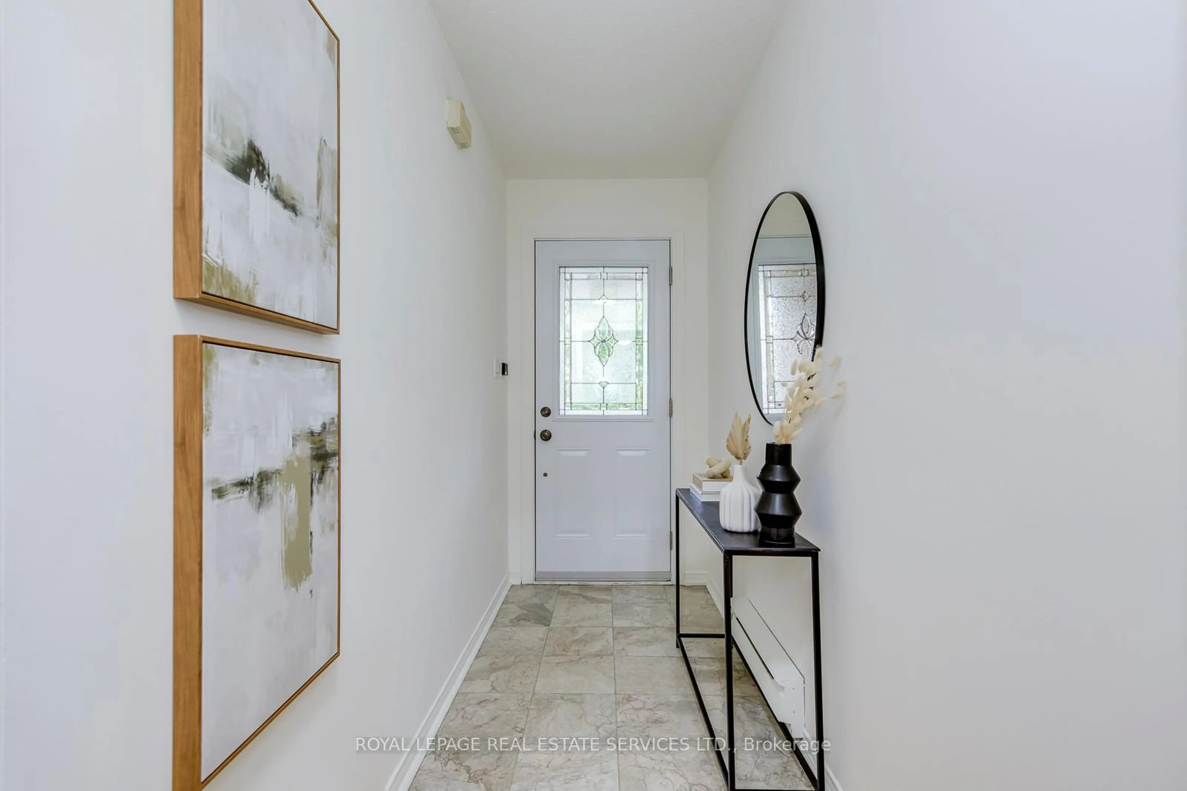 Indoor entryway for 6950 Tenth Line #78, Mississauga Ontario L5N 6Y1