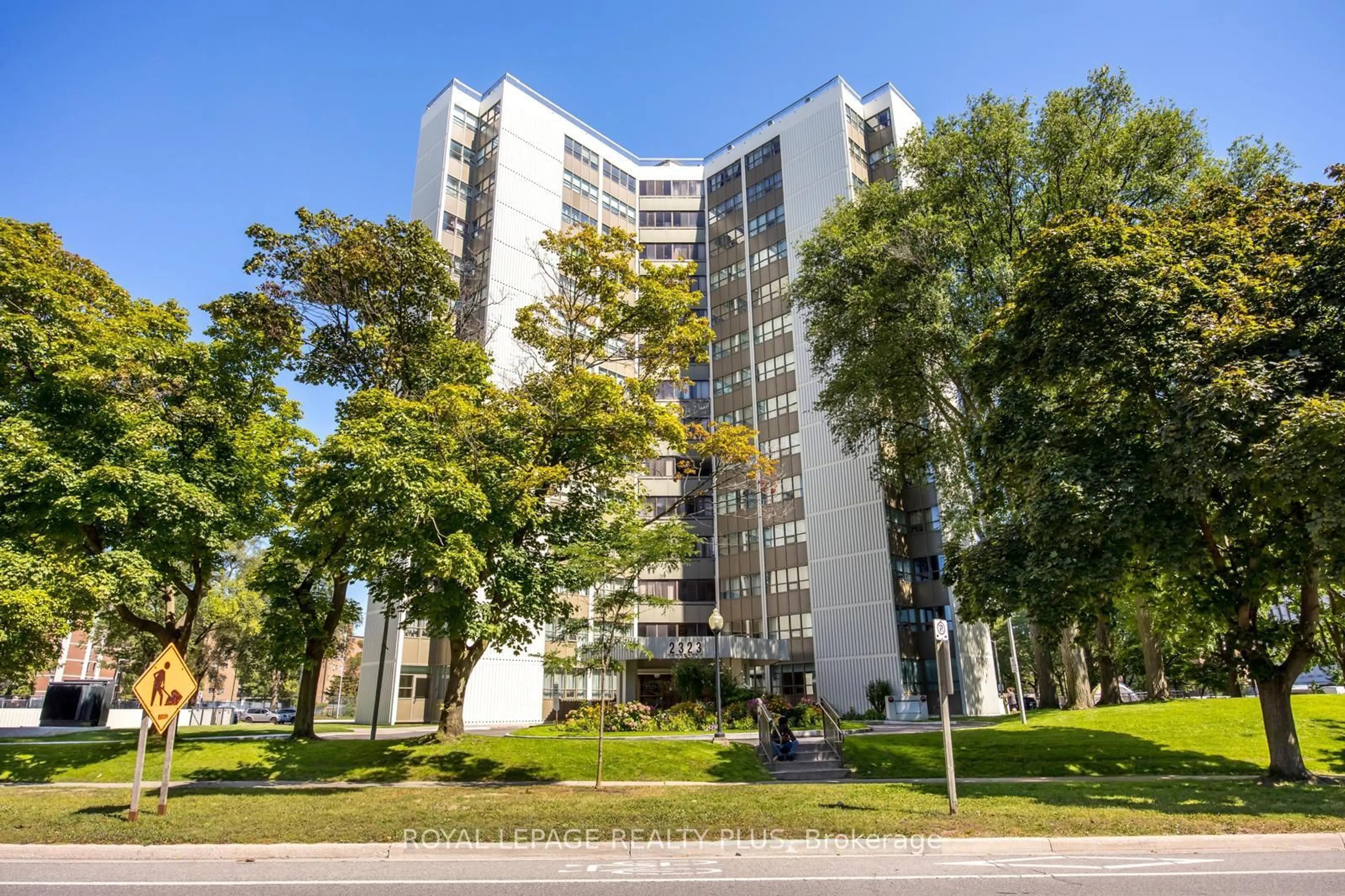 Unknown for 2323 Confederation Pkwy #408, Mississauga Ontario L5B 1R6