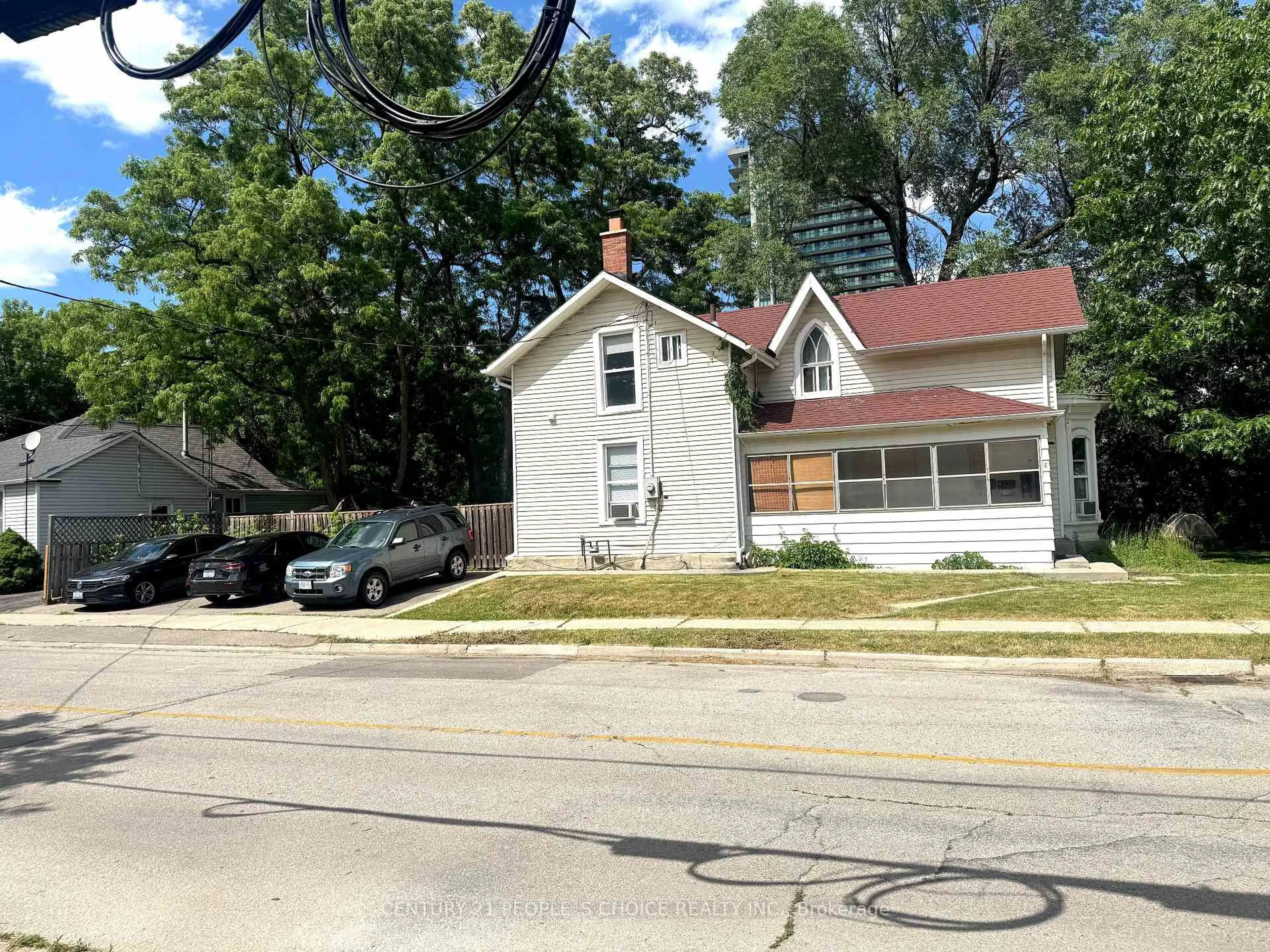 Unknown for 8 Mary St, Brampton Ontario L6W 2P8