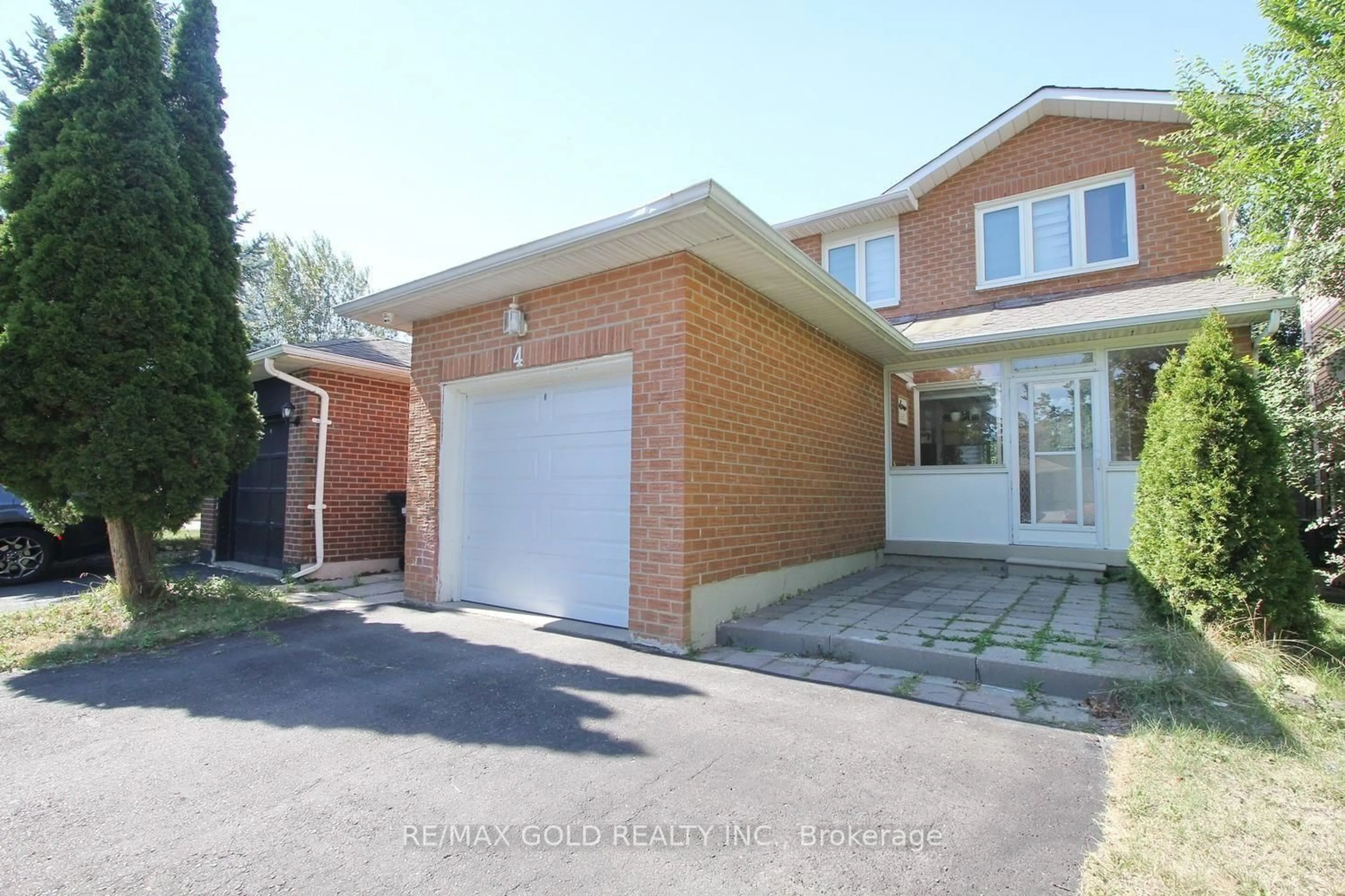 Home with brick exterior material, street for 4 Summertime Crt, Brampton Ontario L6Z 2B4