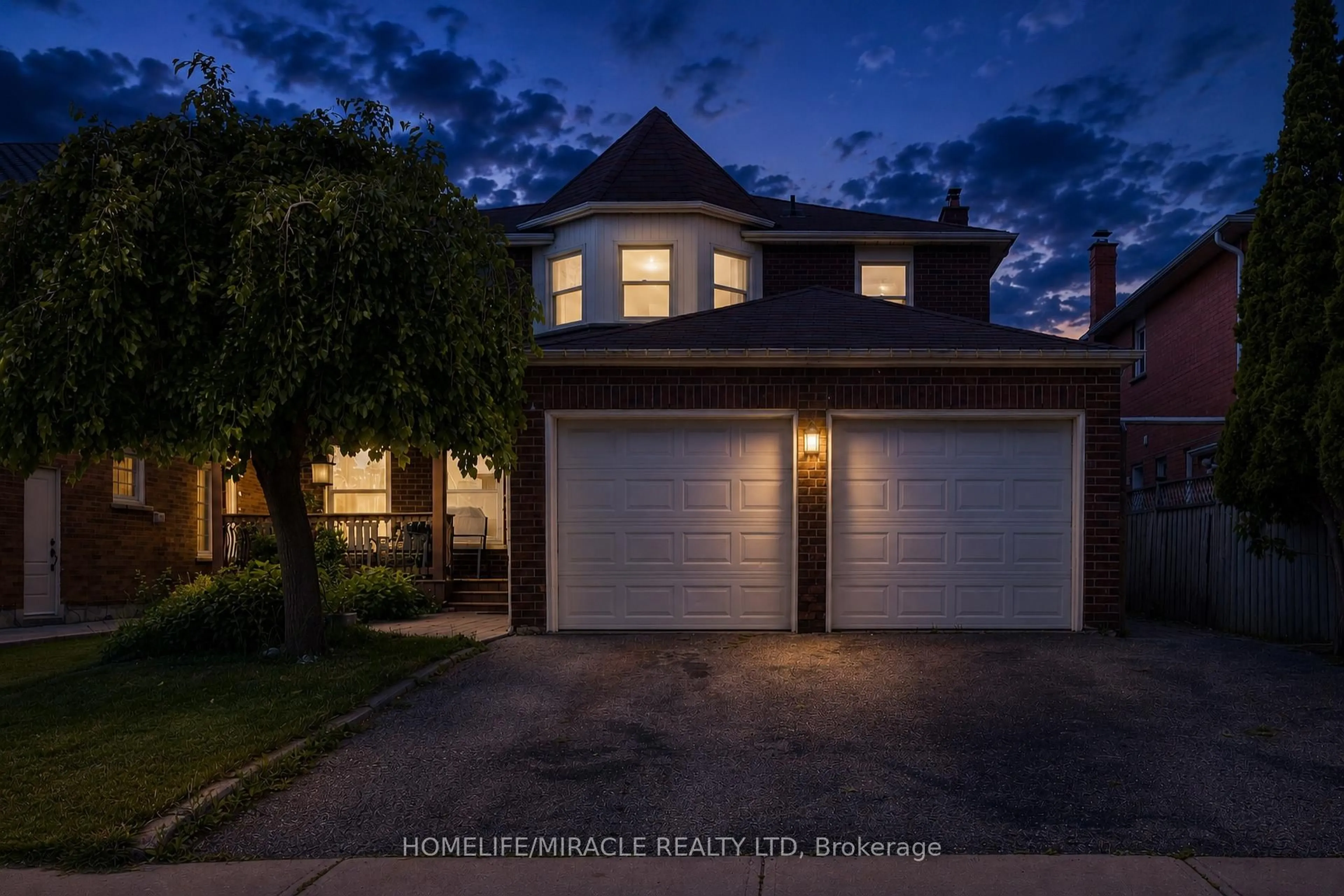 Home with vinyl exterior material, street for 29 Nasmith St, Brampton Ontario L6S 4Y7
