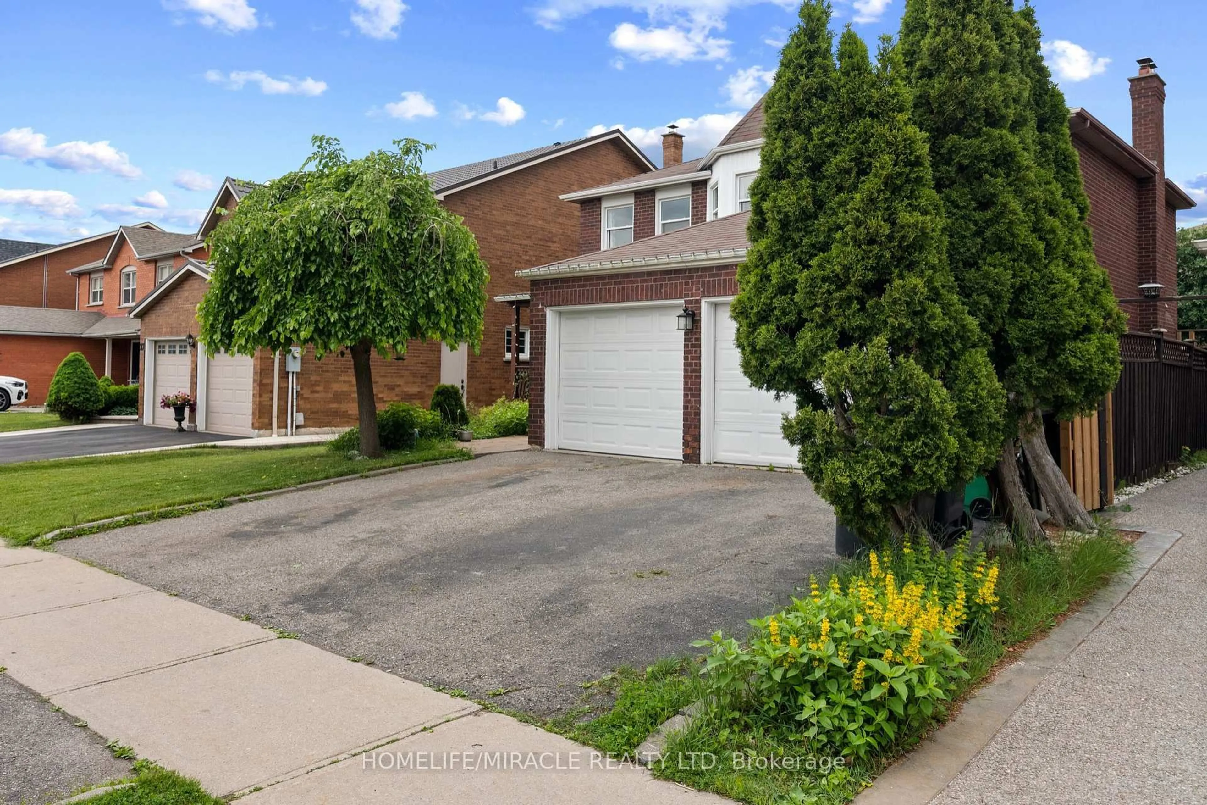 Home with brick exterior material, street for 29 Nasmith St, Brampton Ontario L6S 4Y7