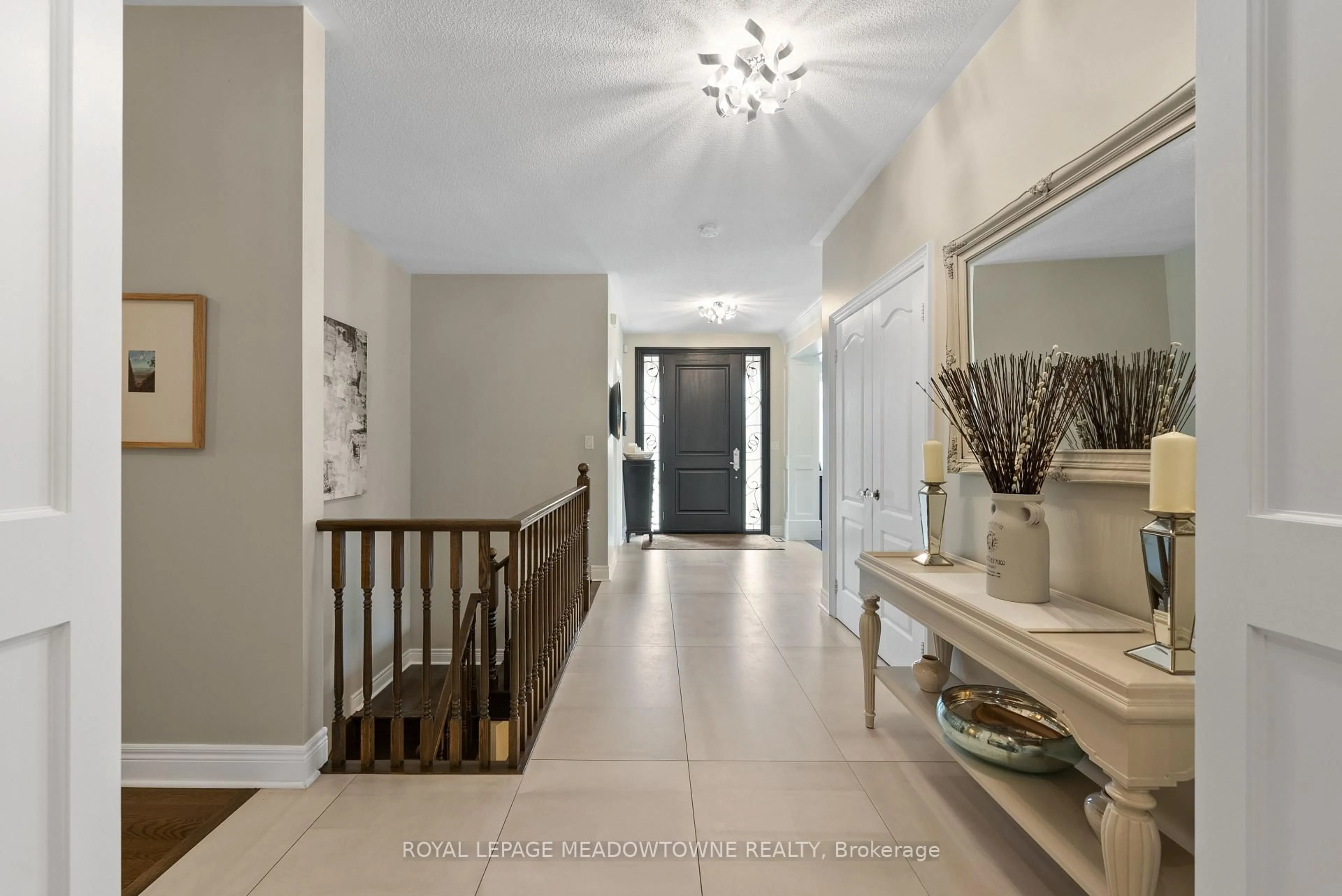 Indoor entryway for 1 Mcnutt St, Brampton Ontario L6Y 5L3