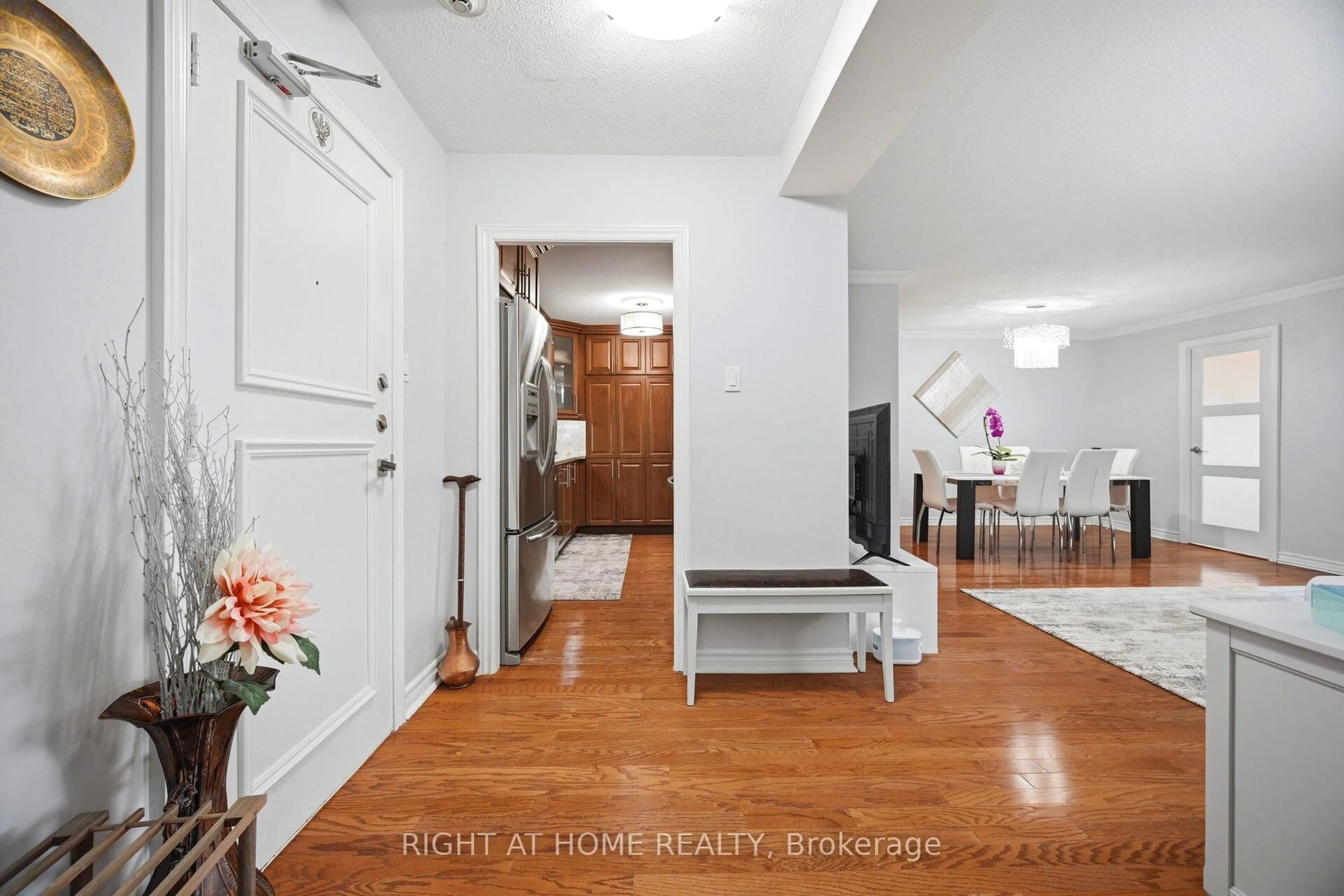 Indoor entryway for 627 The West Mall #306, Toronto Ontario M9C 4X5