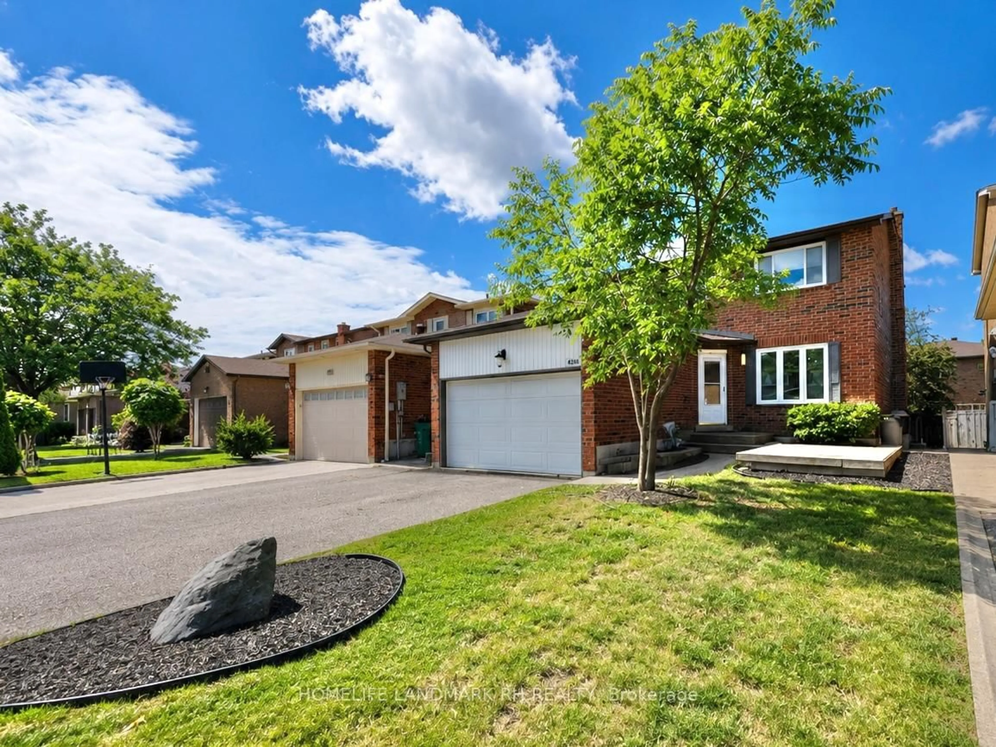 Home with brick exterior material, street for 4206 Murray Hill Cres, Mississauga Ontario L5C 4J6