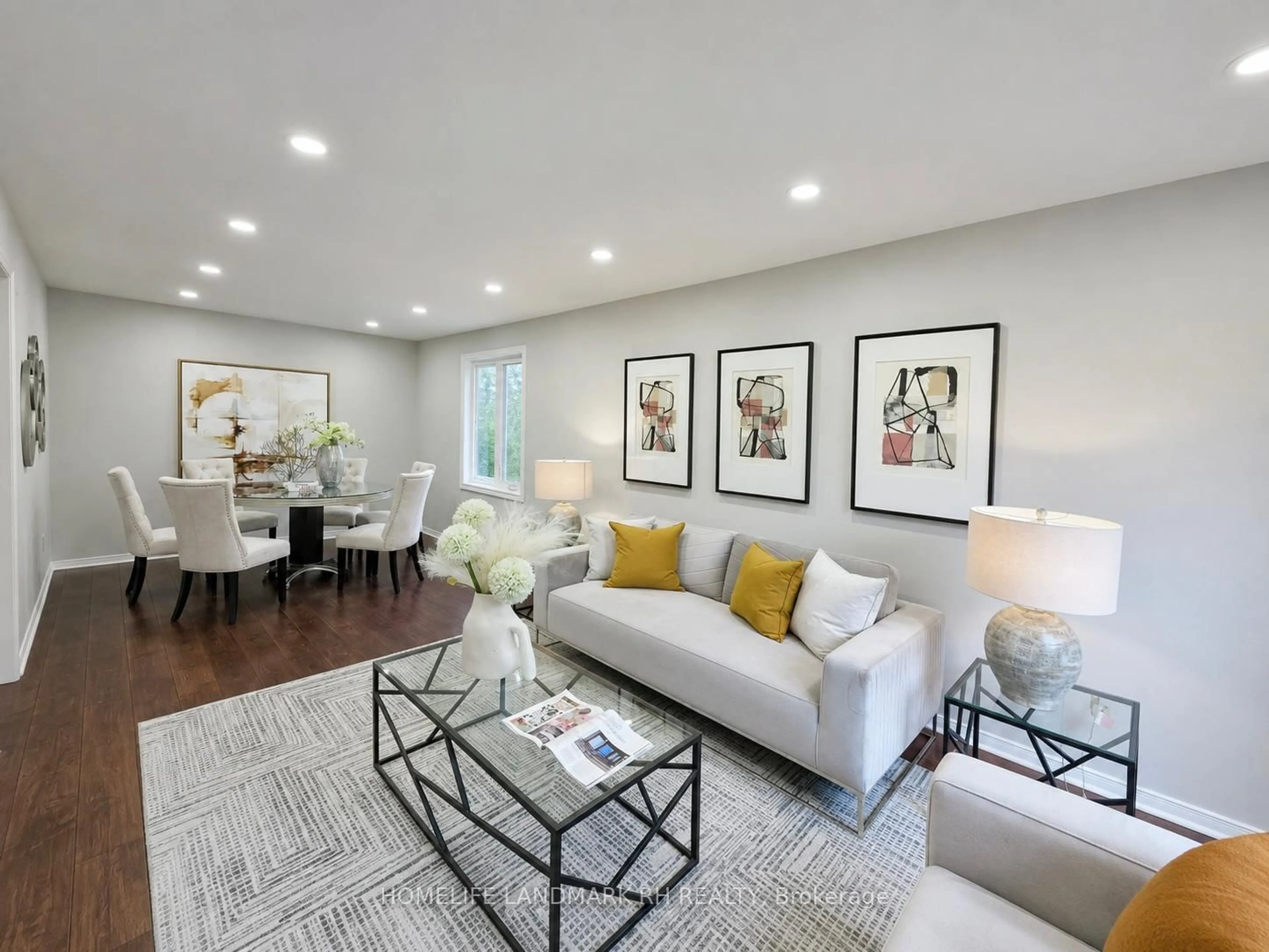 Living room with furniture, unknown for 4206 Murray Hill Cres, Mississauga Ontario L5C 4J6