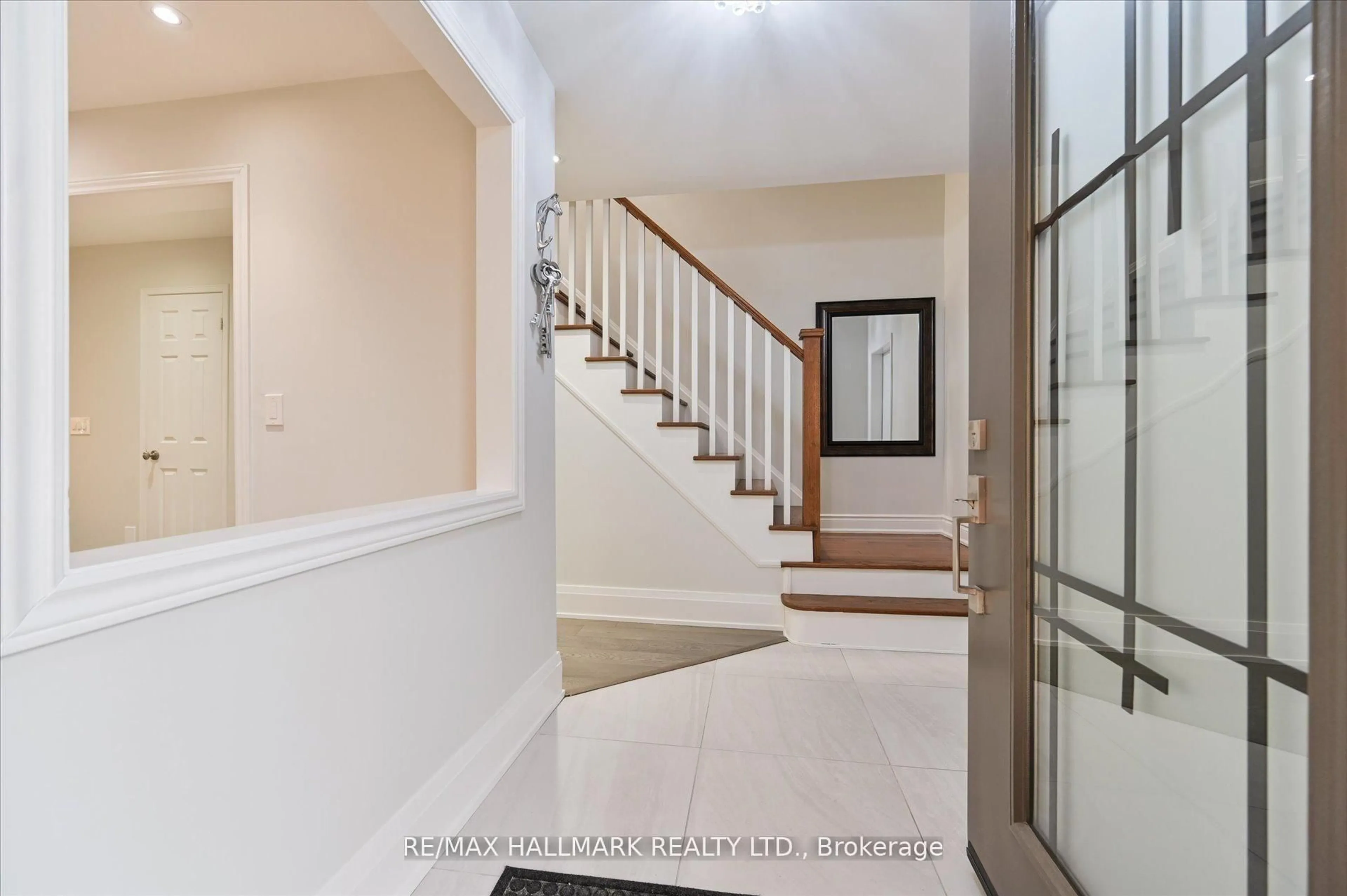 Unknown for 5936 Candlebrook Crt, Mississauga Ontario L5V 2V5