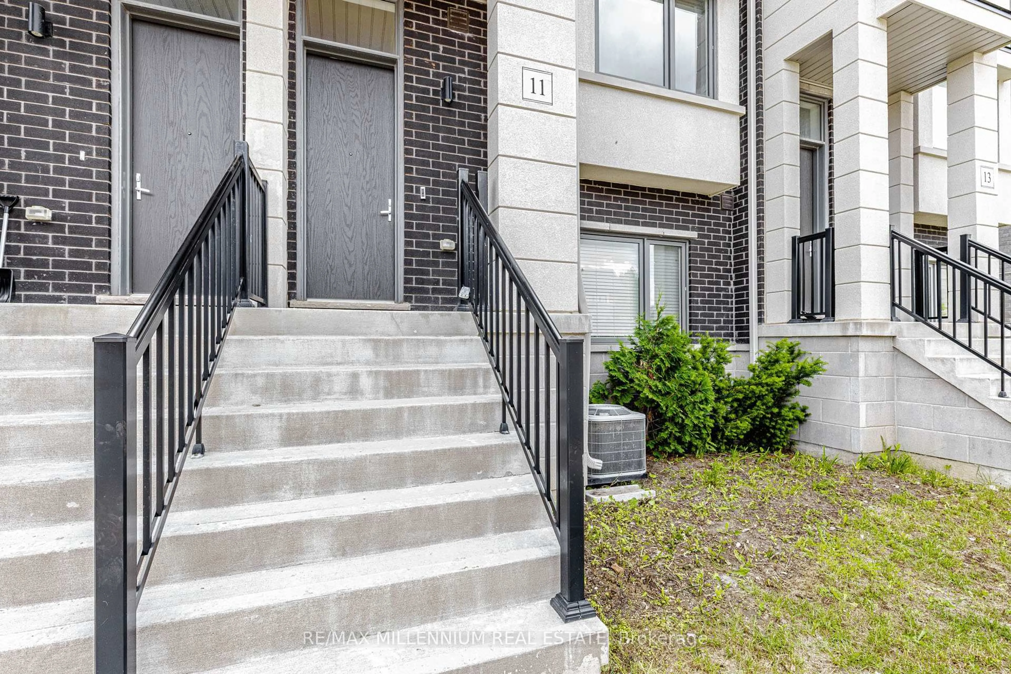 Stairs for 11 Lambert Lane, Caledon Ontario L7E 4M5