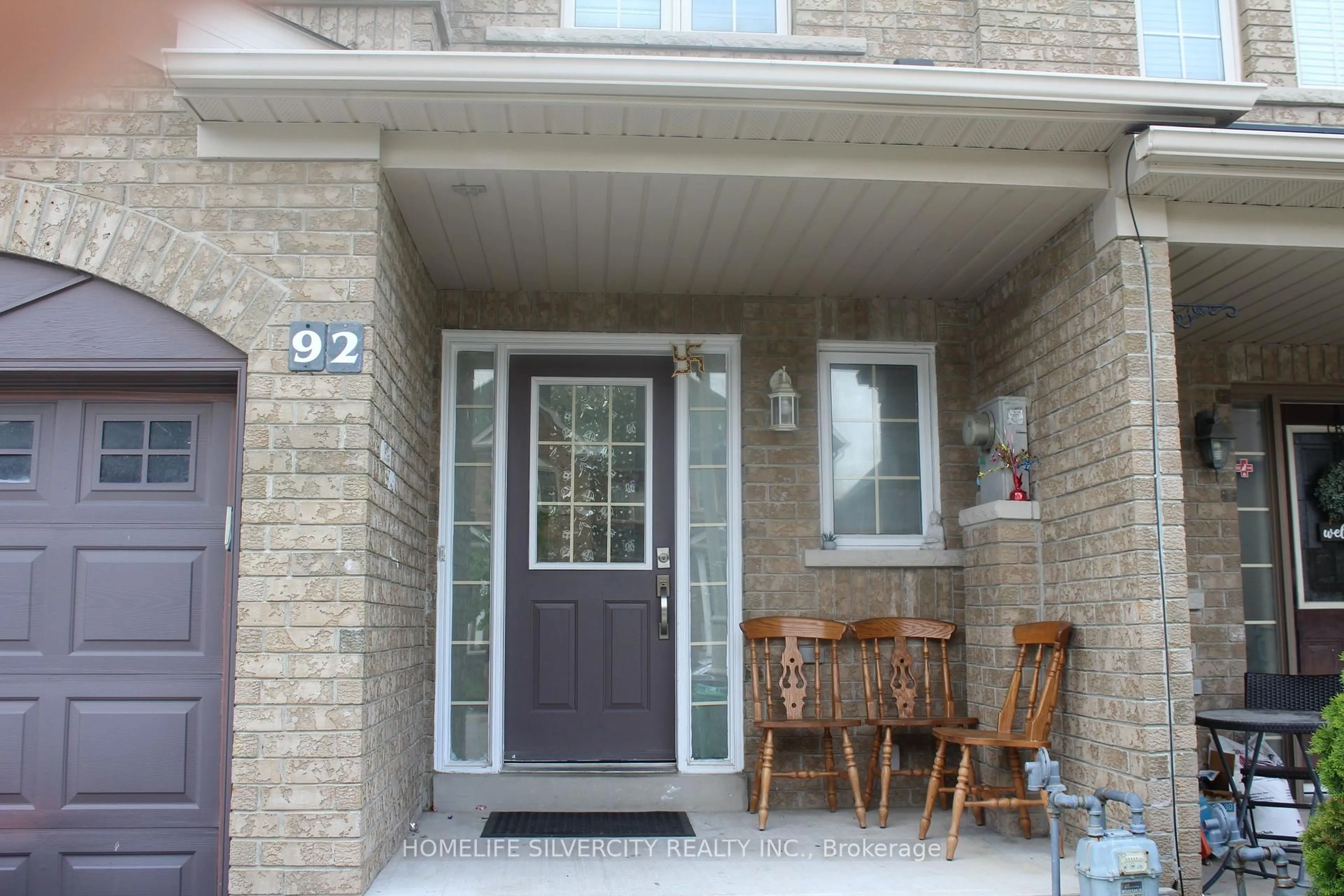 Indoor entryway for 92 Tomabrook Cres, Brampton Ontario L6R 0V4