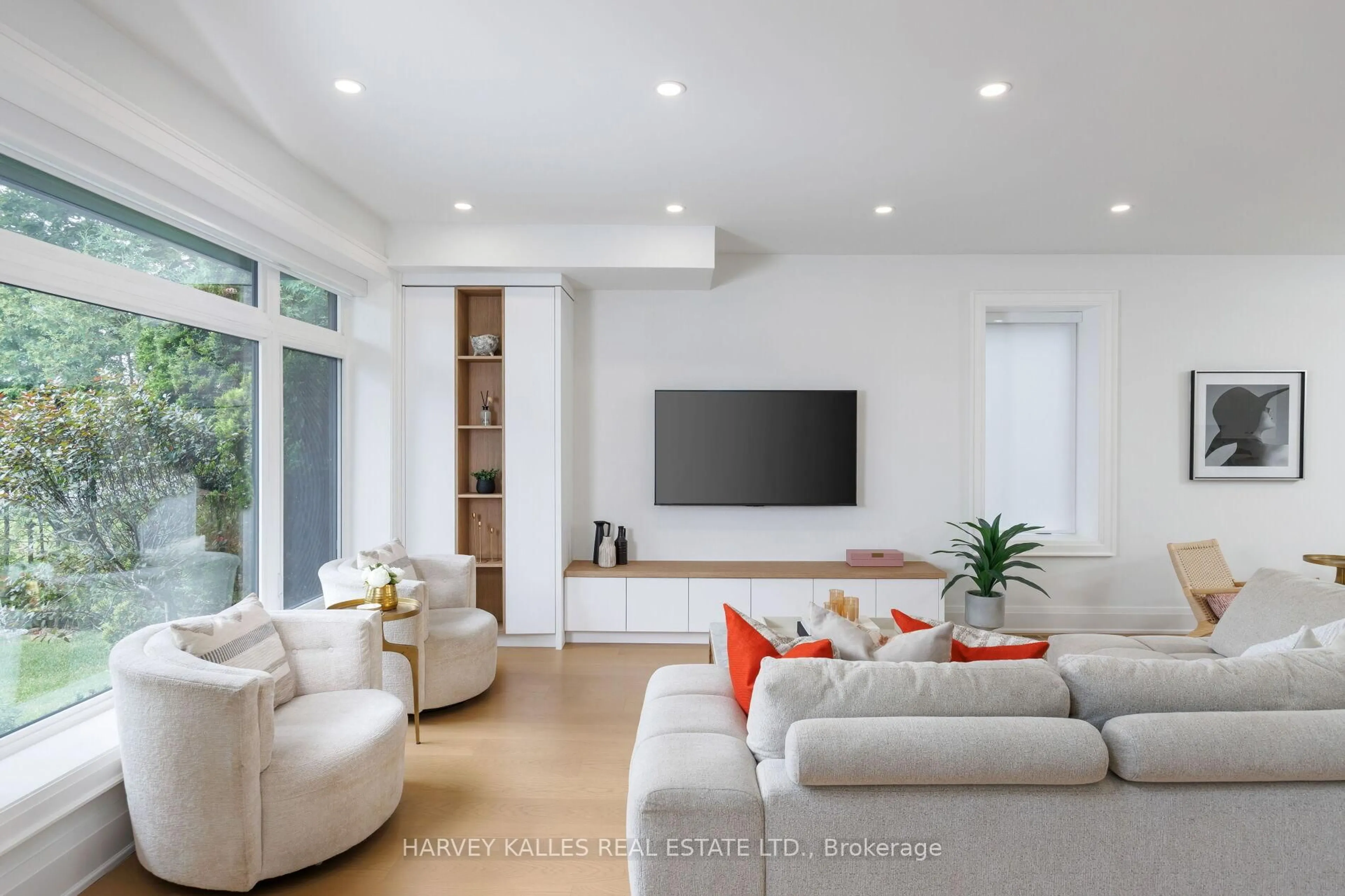 Living room with furniture, unknown for 90 Great Oak Dr, Toronto Ontario M9A 1N5