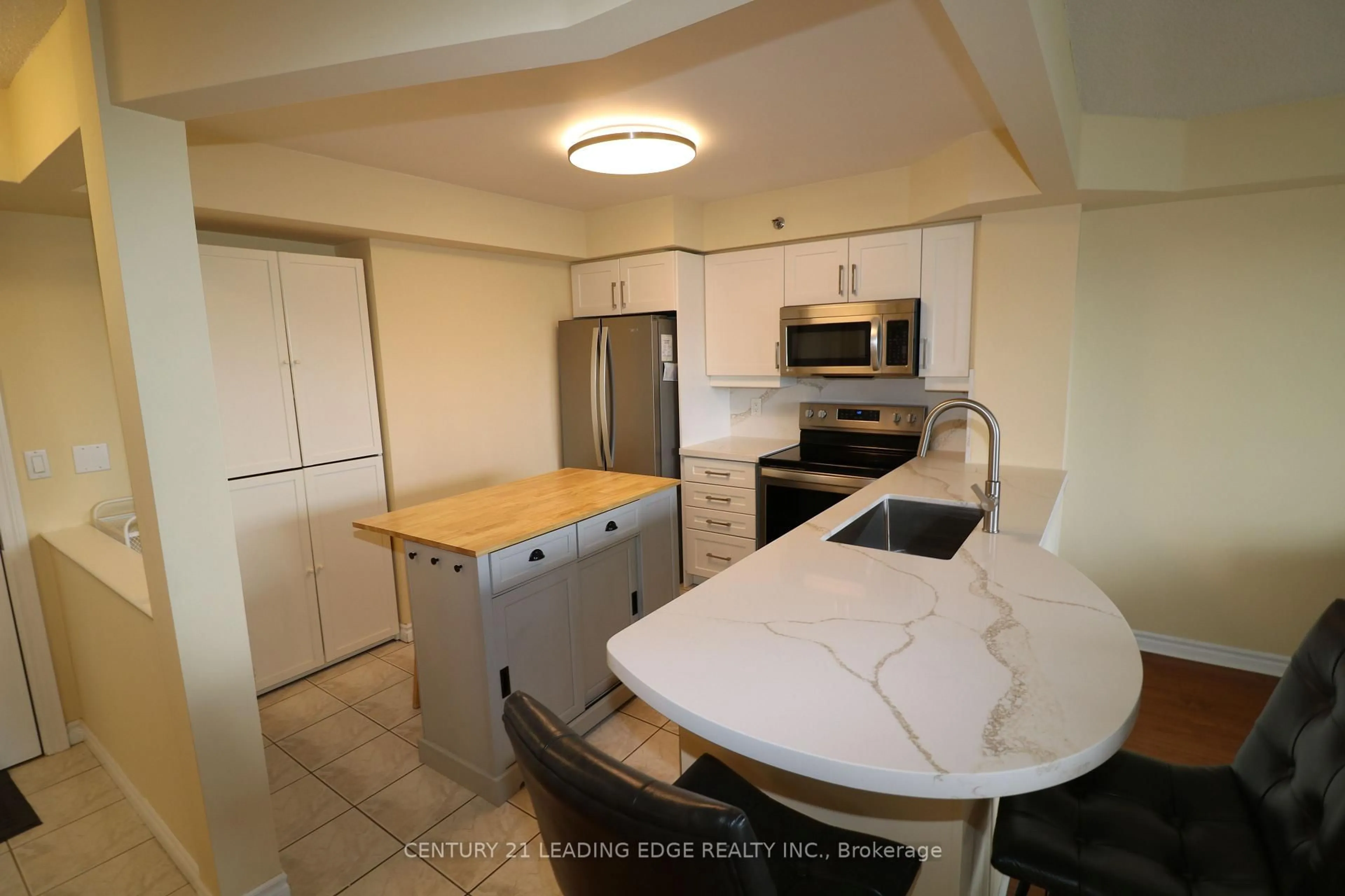 Standard kitchen, ceramic/tile floor for 4640 Kimbermount Ave #305, Mississauga Ontario L5M 5W6
