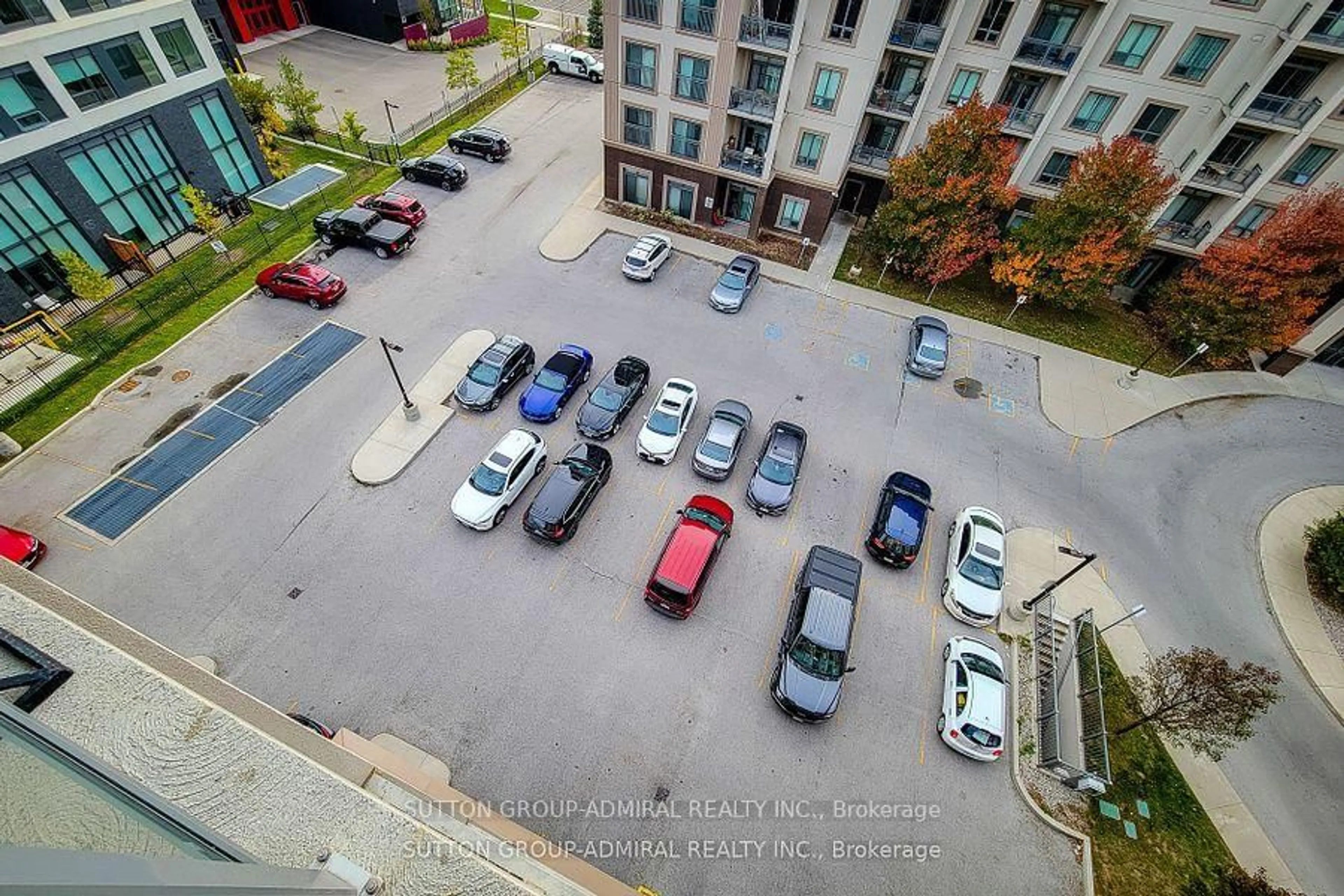A pic from outside/outdoor area/front of a property/back of a property/a pic from drone, city buildings view from balcony for 2486 Old Bronte Rd #622, Oakville Ontario L6M 0Y4