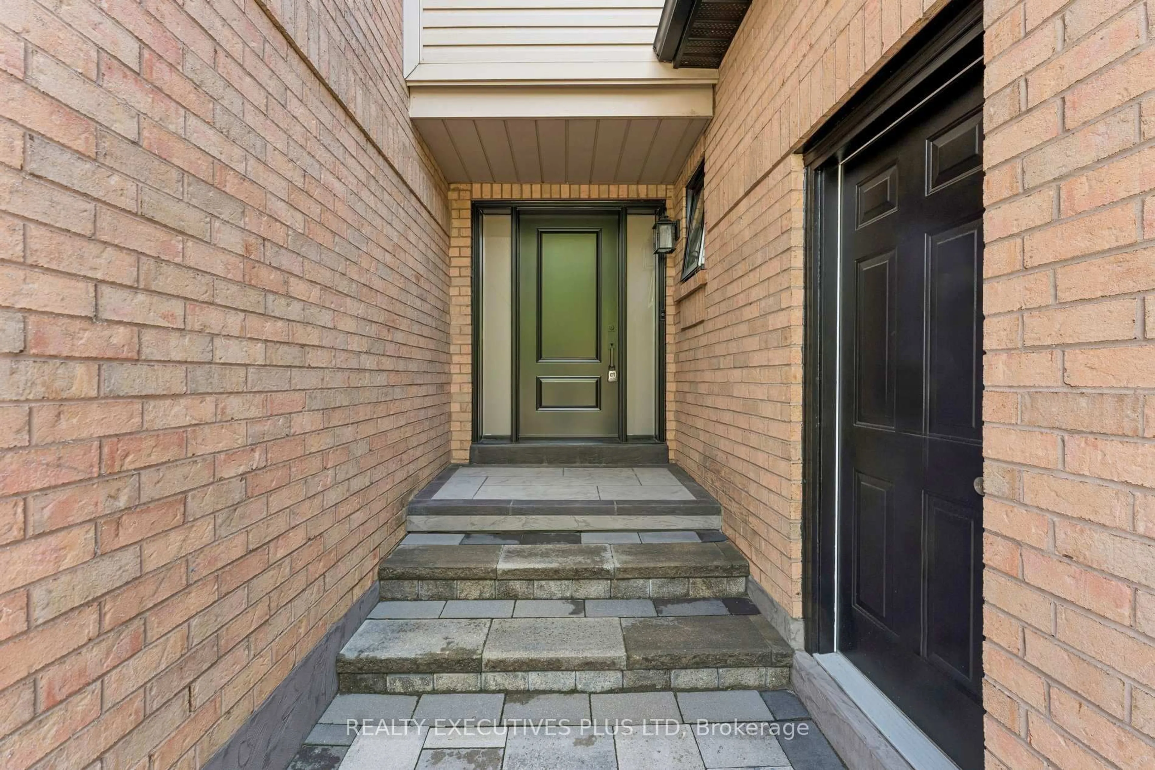 Unknown for 51 Ashbrook Way, Brampton Ontario L6Y 4R4