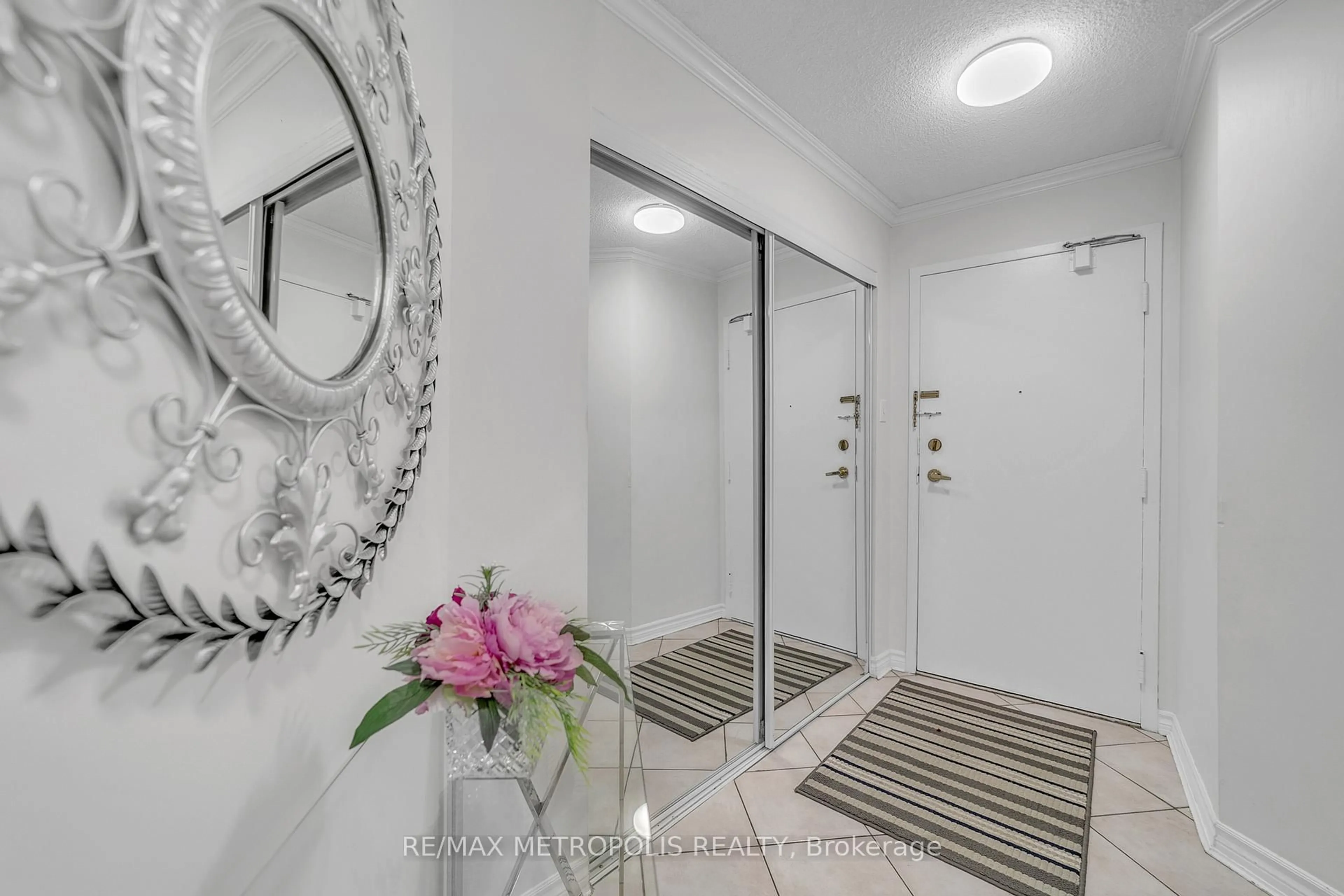 Indoor entryway for 2470 Eglinton Ave #1604, Toronto Ontario M6M 5E7