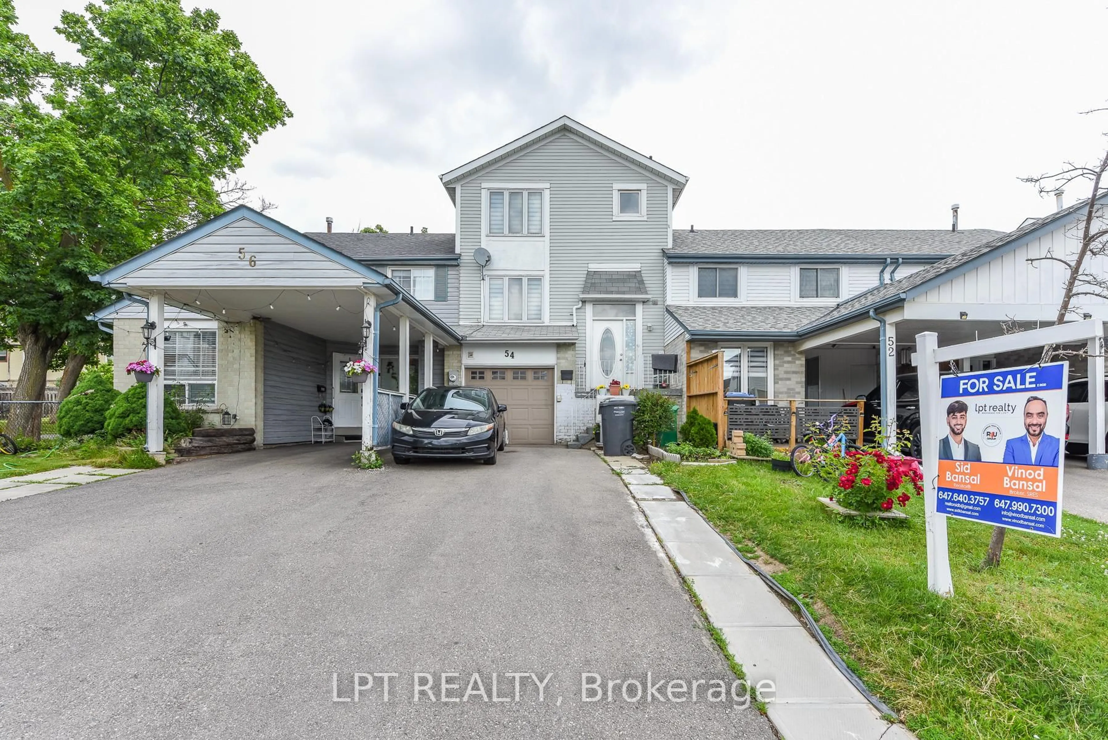 A pic from outside/outdoor area/front of a property/back of a property/a pic from drone, street for 54 Nottawasaga Cres, Brampton Ontario L6Z 1B9
