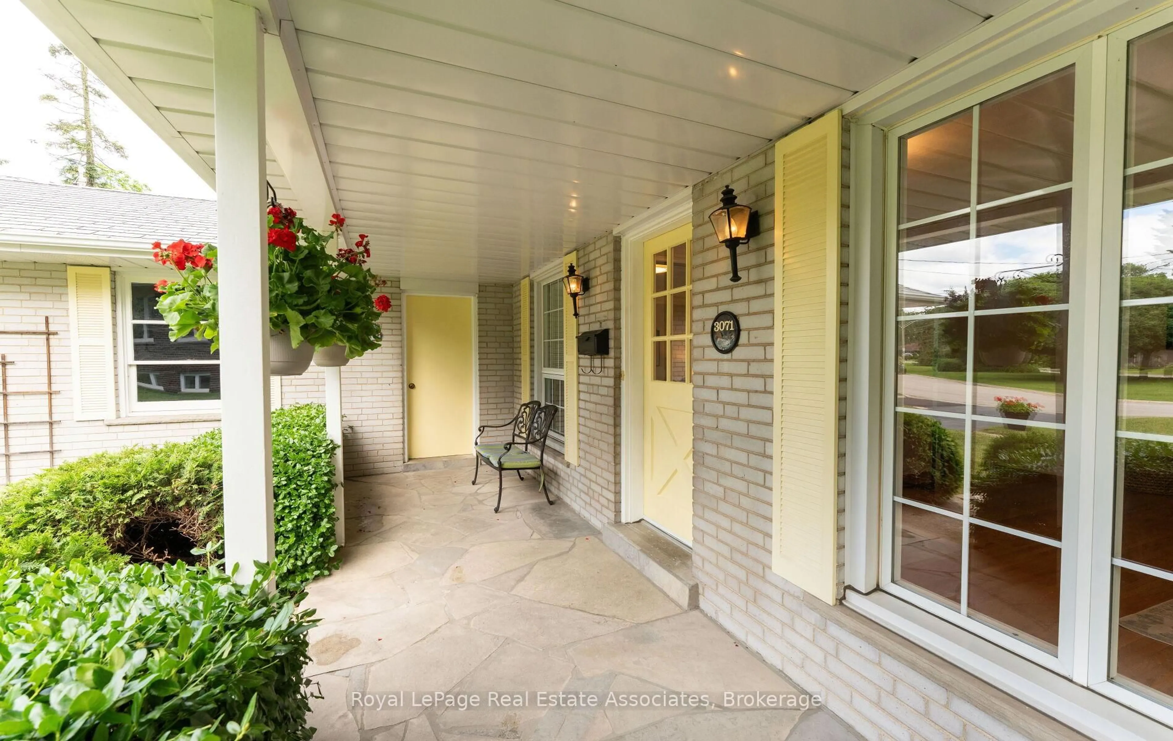 Unknown for 3071 Ballydown Cres, Mississauga Ontario L5C 2C7