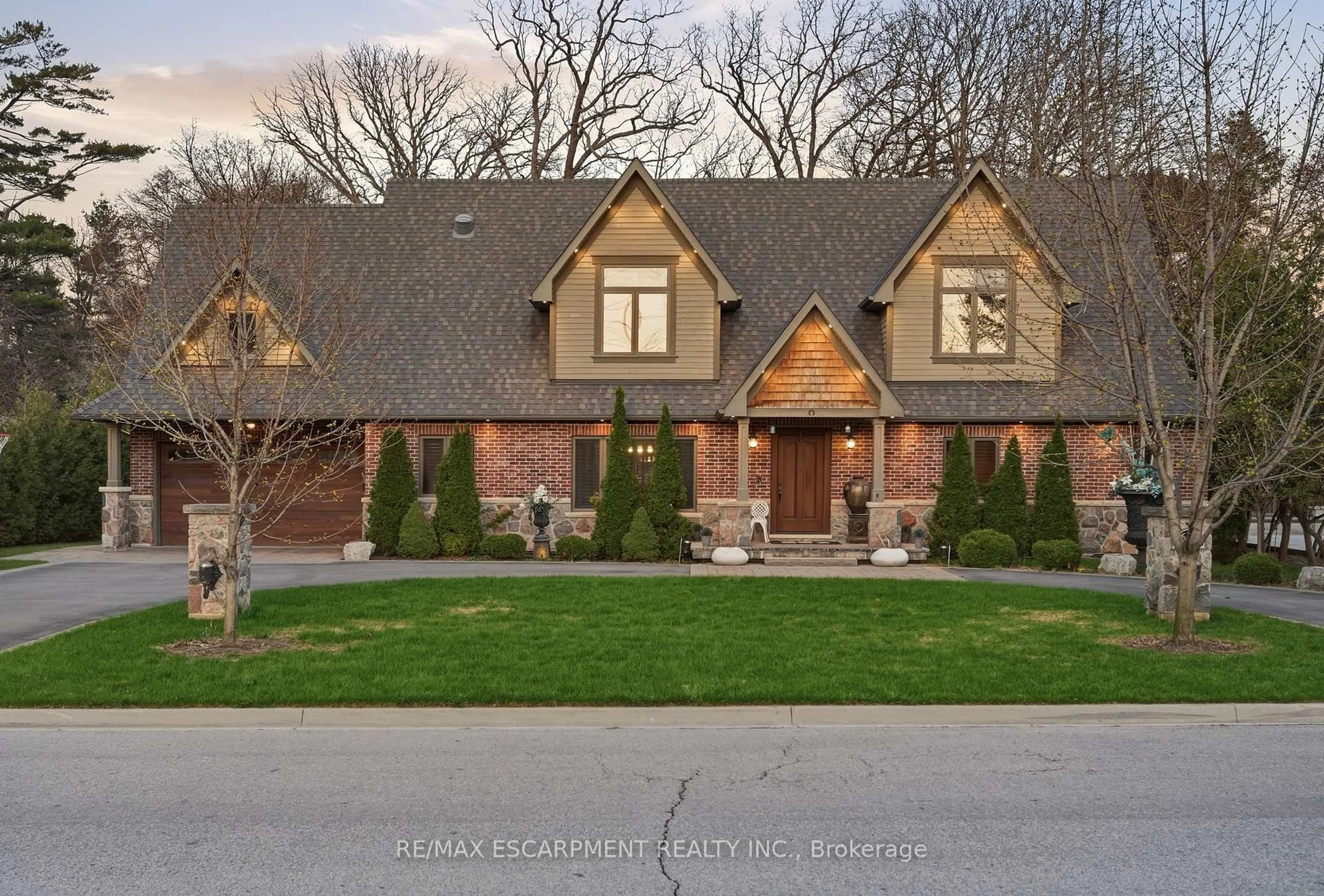 Home with brick exterior material, street for 630 Kedleston Way, Mississauga Ontario L5H 1Y5