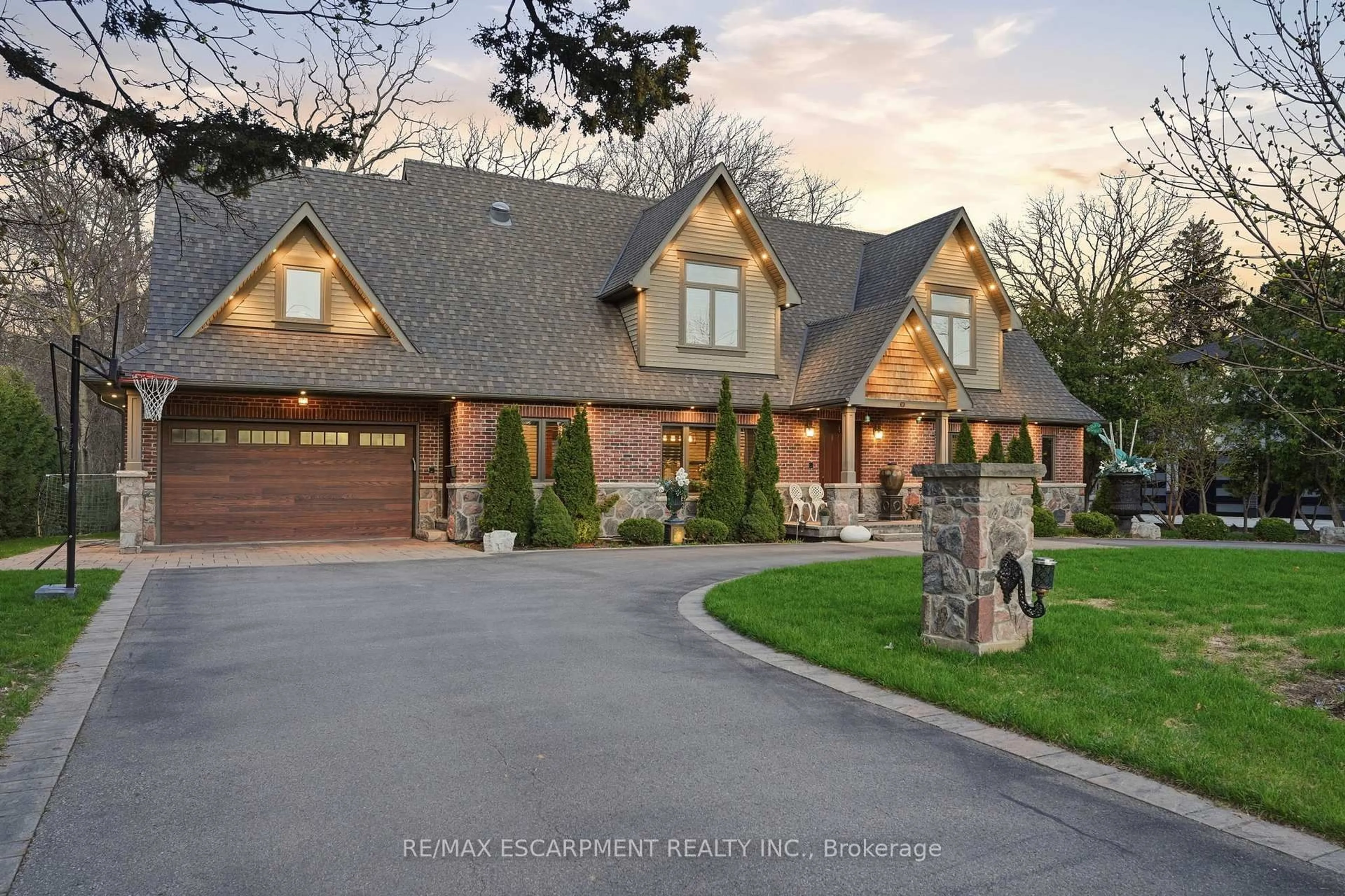 Home with brick exterior material, mountain view for 630 Kedleston Way, Mississauga Ontario L5H 1Y5