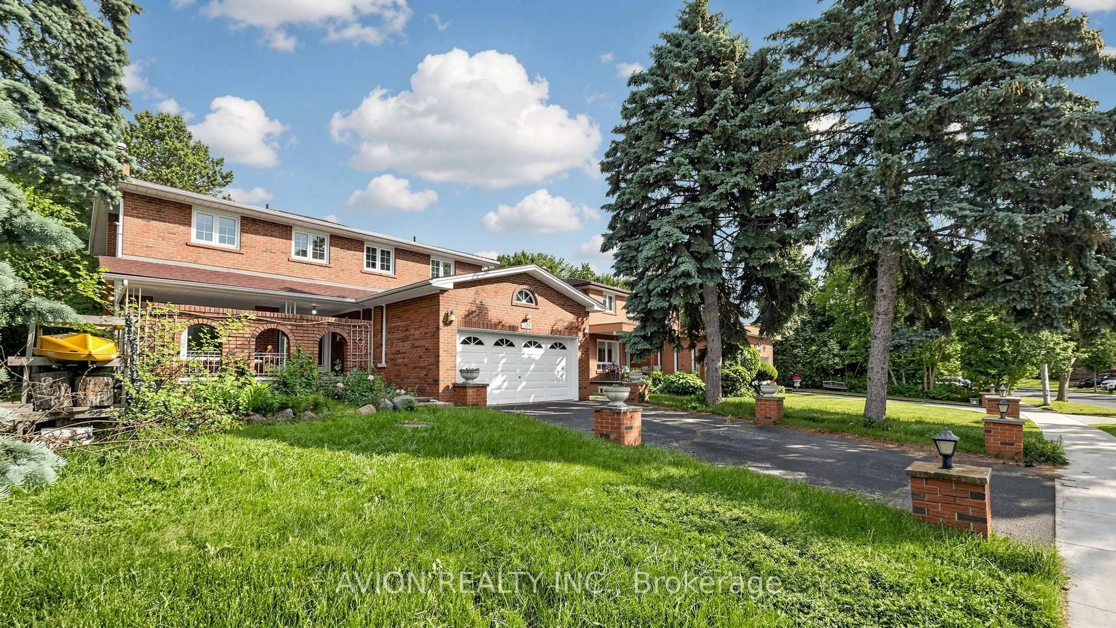 Home with brick exterior material, street for 1423 Malibou Terr, Mississauga Ontario L5J 4B9