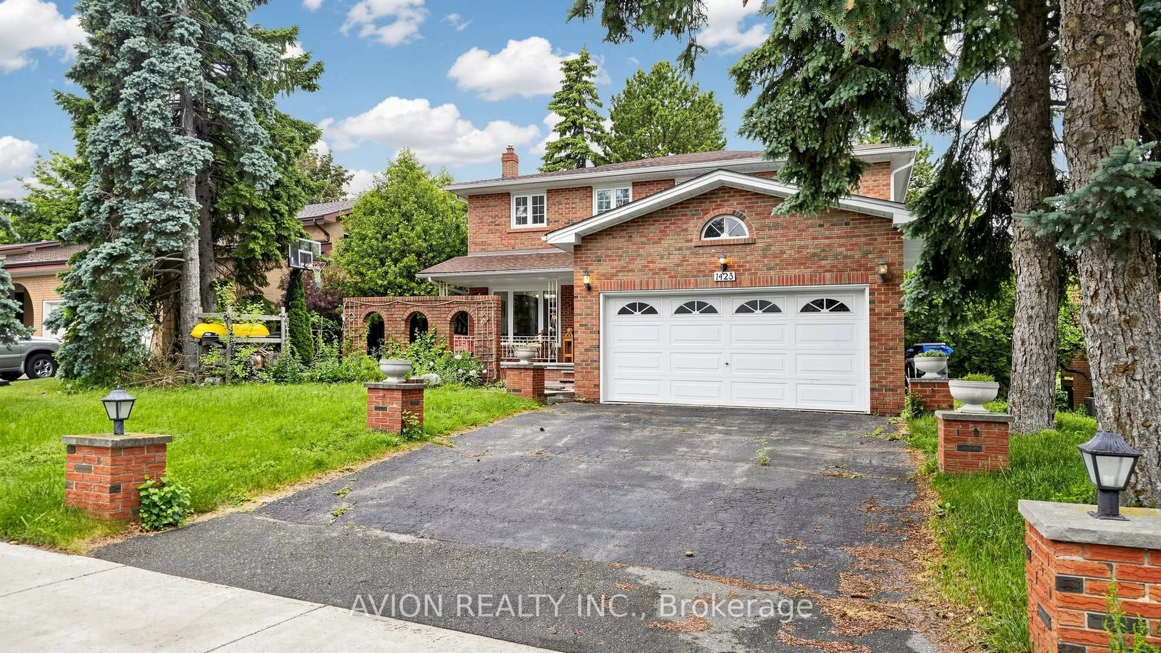Home with brick exterior material, street for 1423 Malibou Terr, Mississauga Ontario L5J 4B9