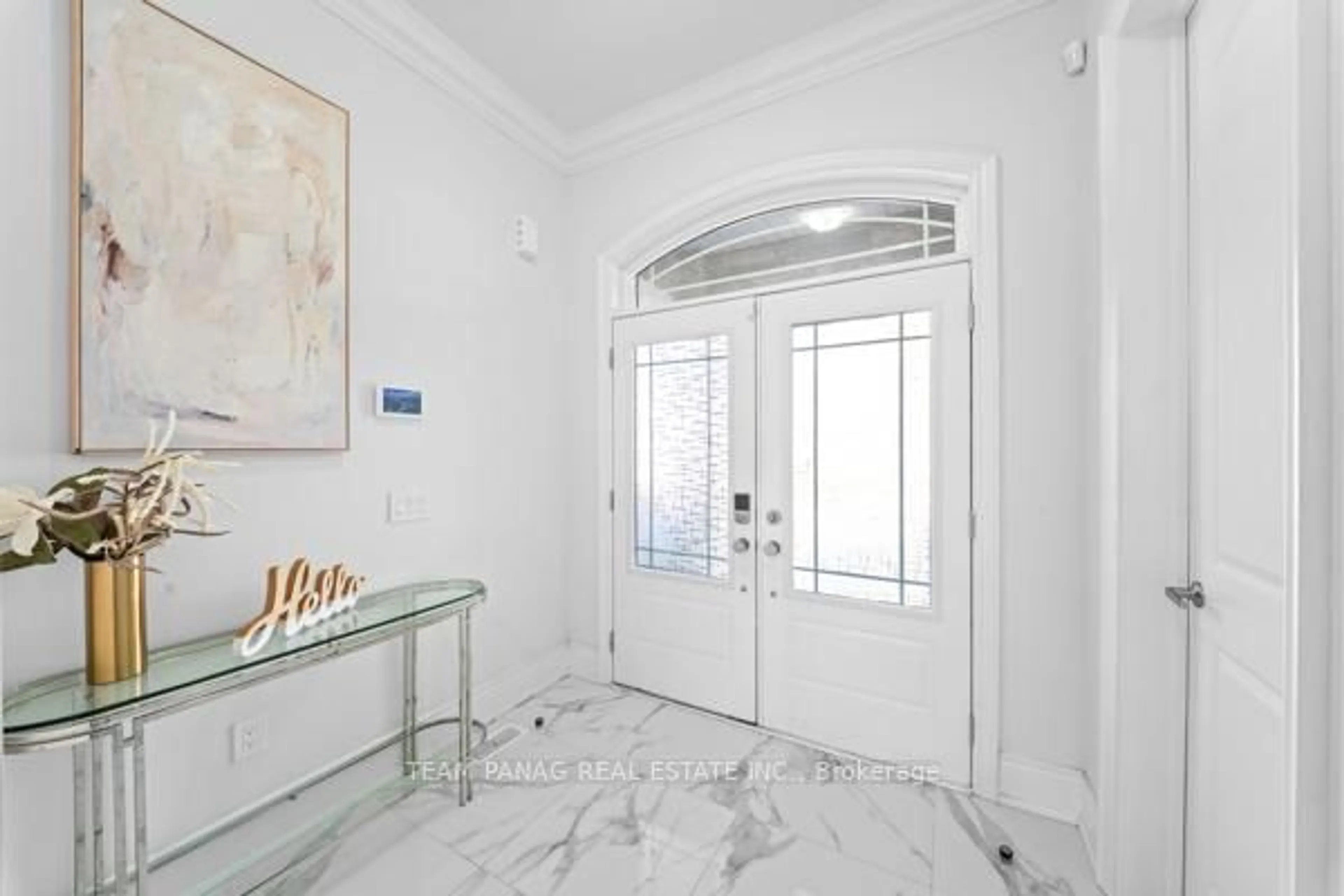 Indoor foyer for 91 Raspberry Ridge Ave, Caledon Ontario L7C 4N2