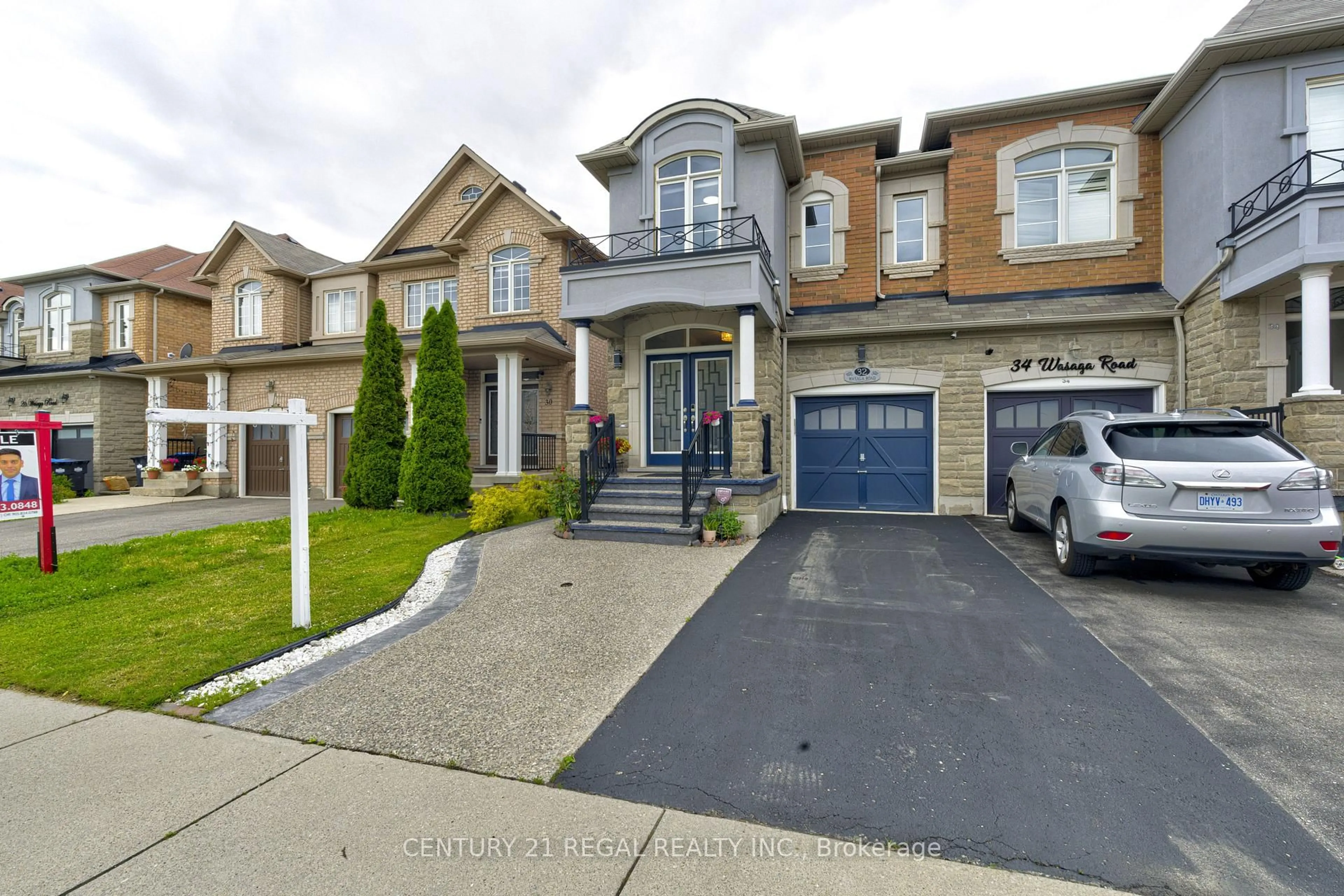 Home with brick exterior material, street for 32 Wasaga Rd, Brampton Ontario L6X 3B1