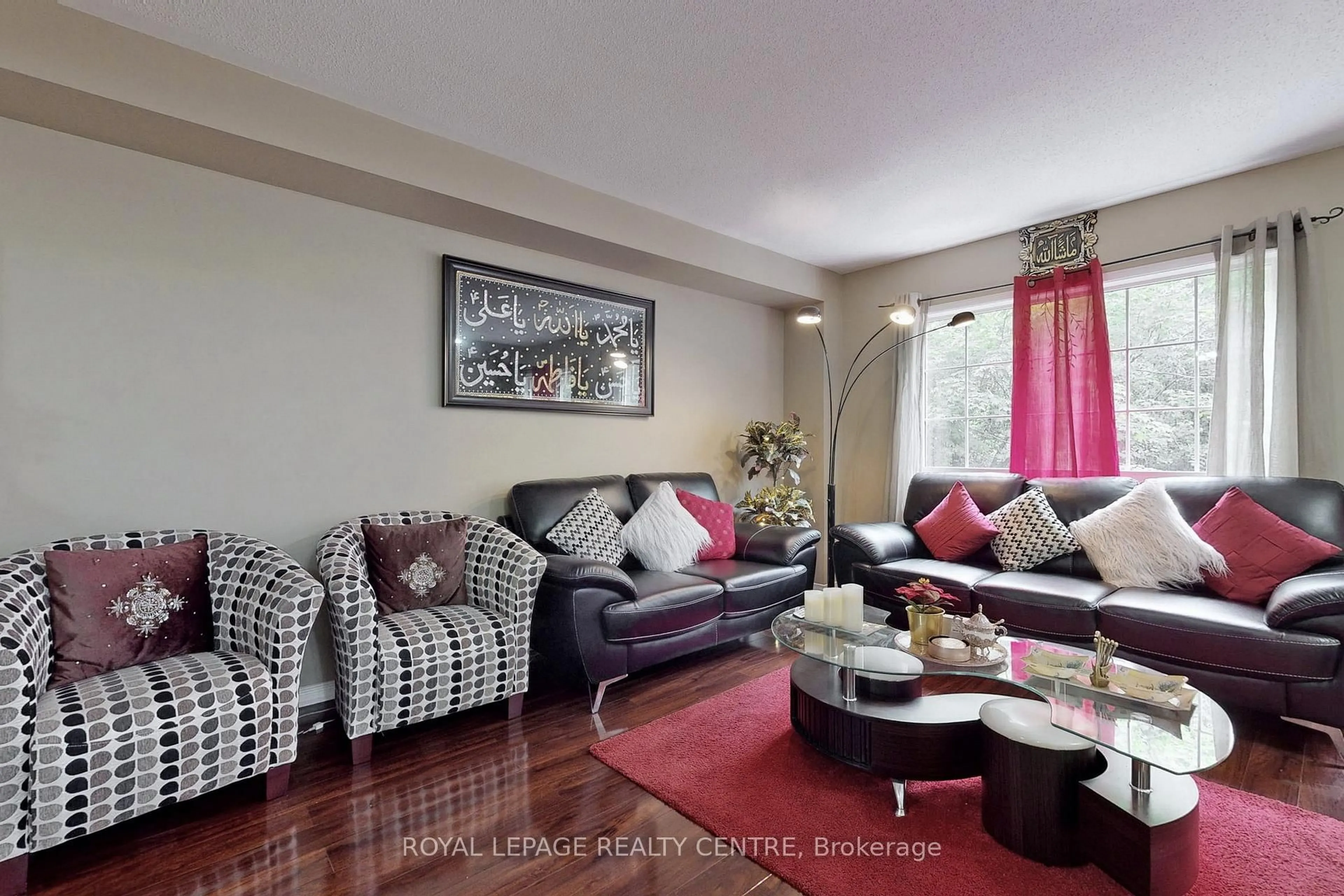 Living room with furniture, unknown for 7360 Zinnia Pl #162, Mississauga Ontario L5W 2A1