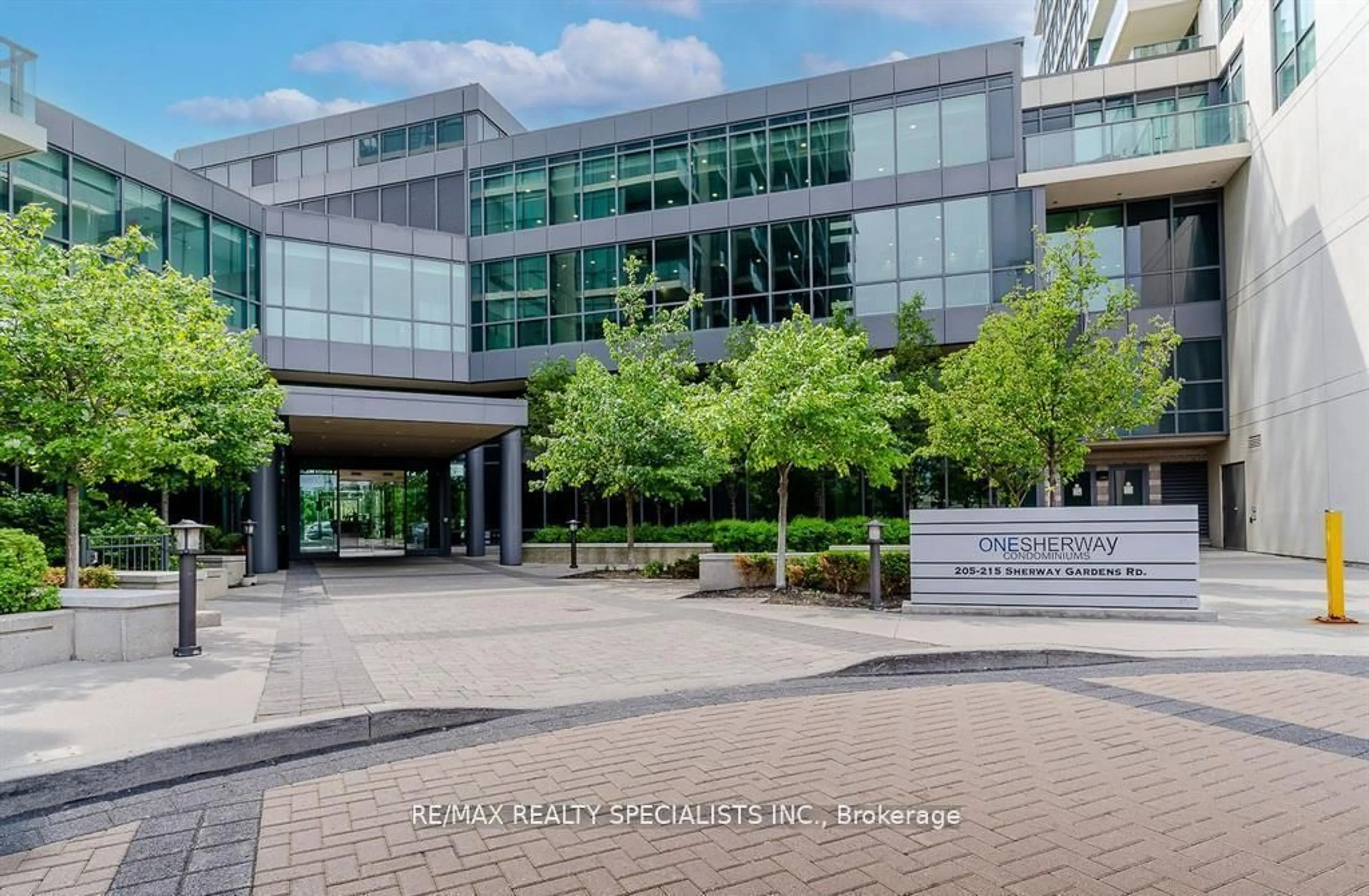 Indoor foyer for 215 Sherway Gardens Rd #1205, Toronto Ontario M9C 0A4