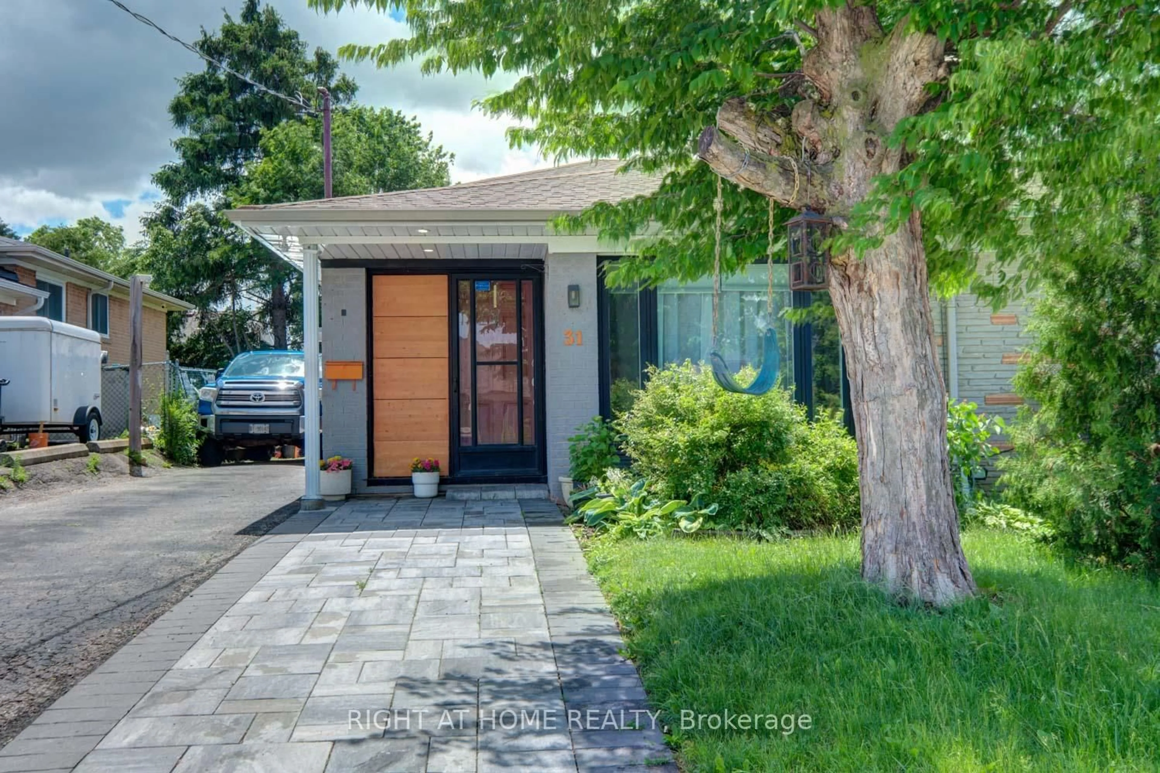 Unknown for 31 Frankton Cres, Toronto Ontario M3J 1C2