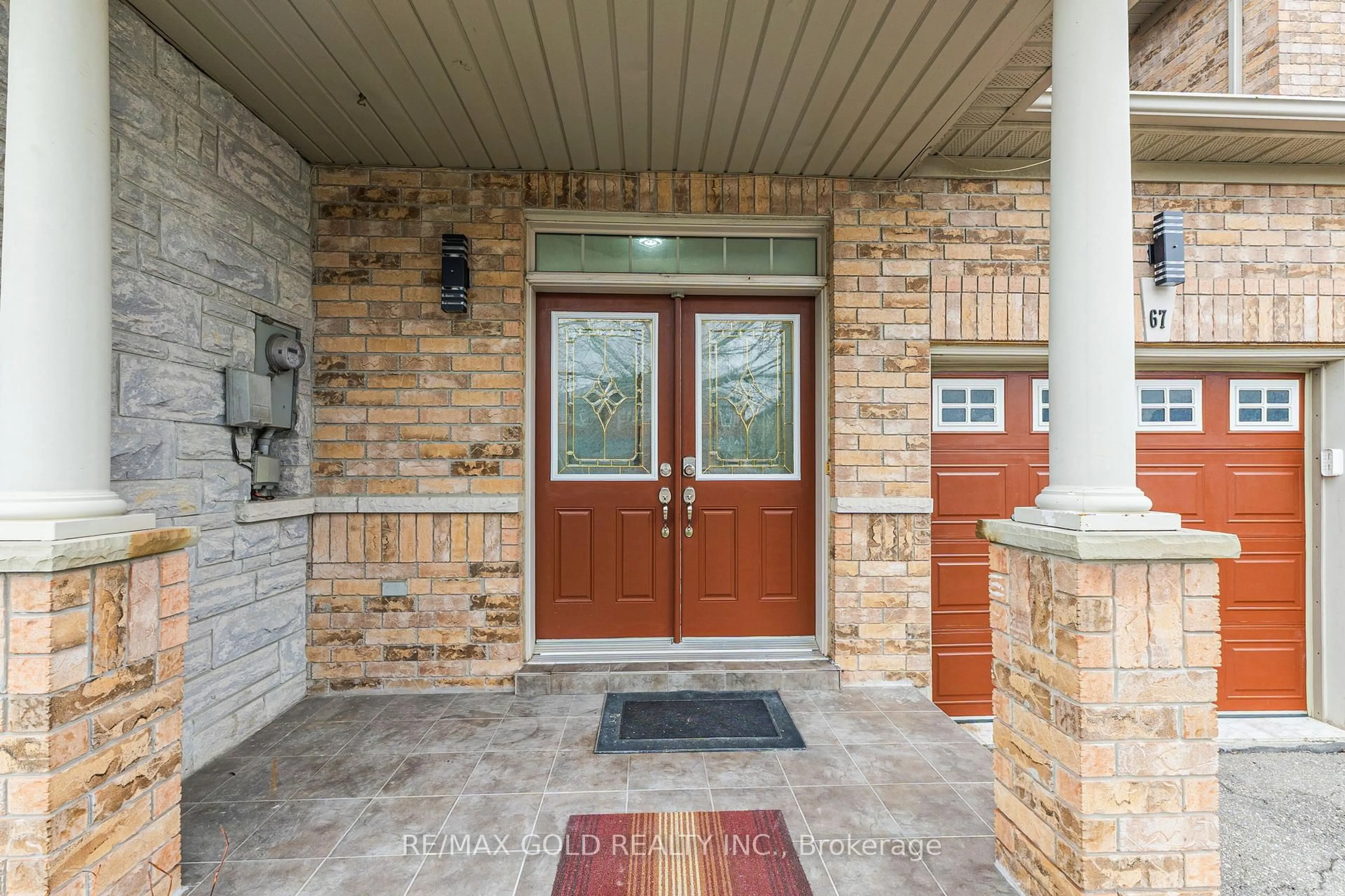 Indoor entryway for 67 Palleschi Dr, Brampton Ontario L6P 2S1