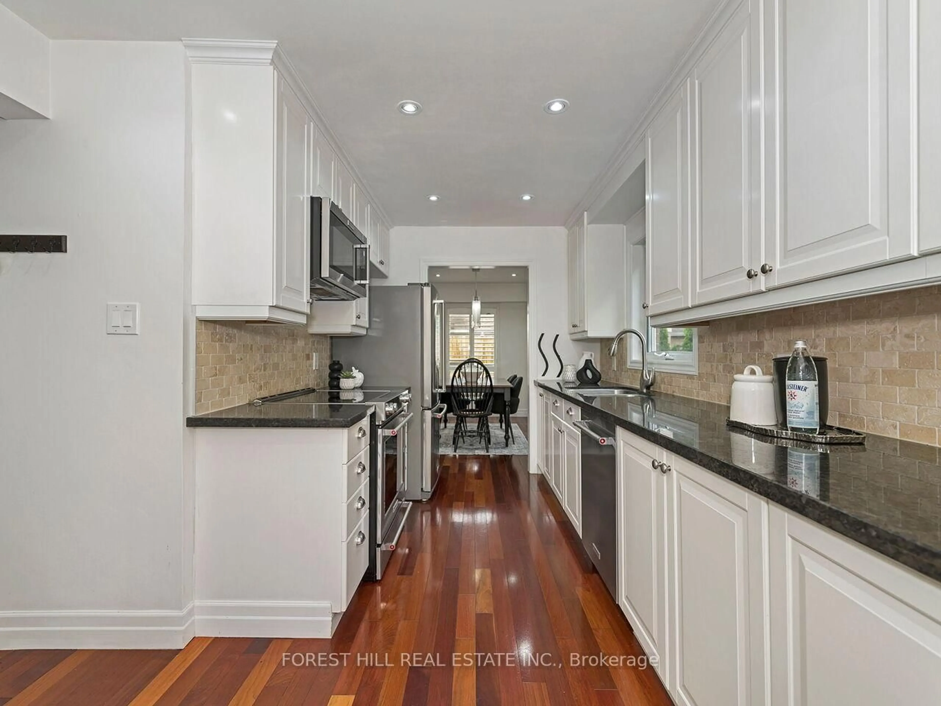 Open concept kitchen, unknown for 148 Chalmers St, Oakville Ontario L6L 5R8