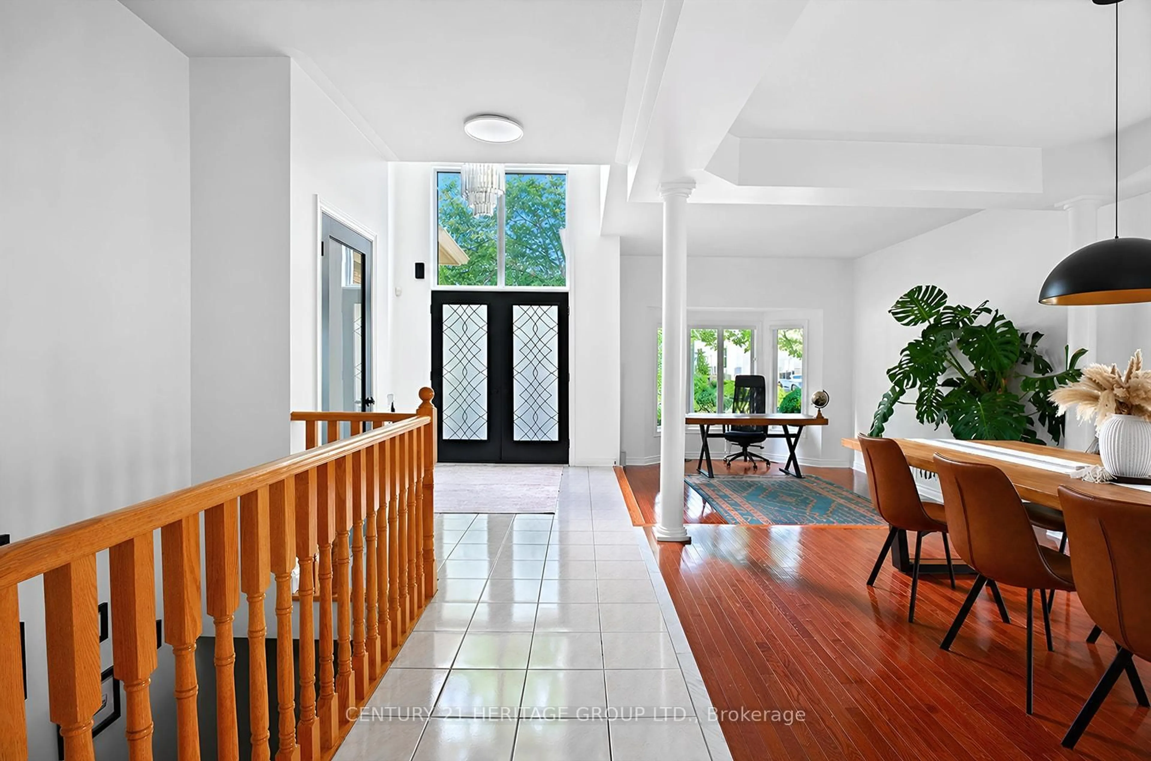 Indoor foyer for 1018 Riverbank Way, Oakville Ontario L6H 6X1