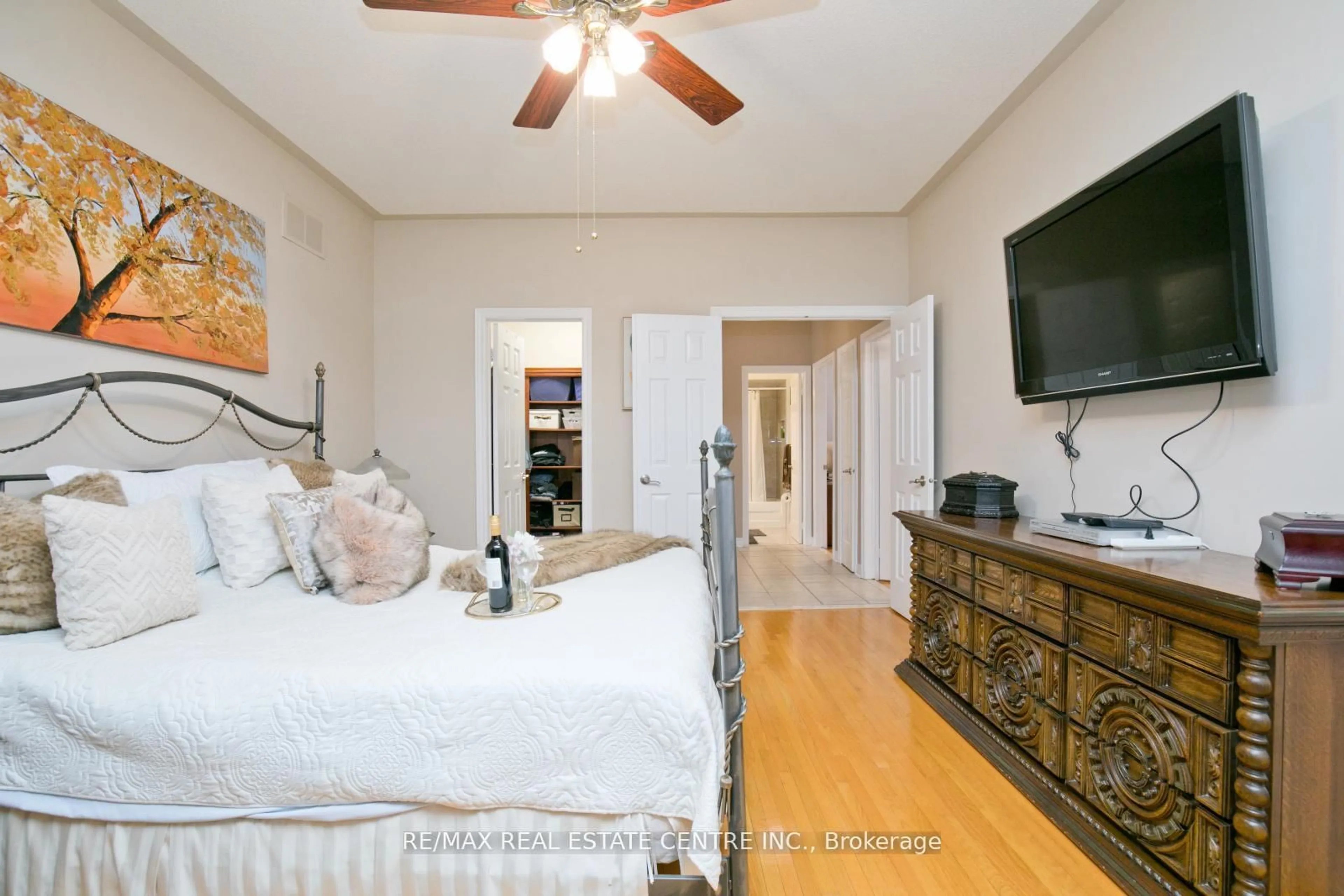 Bedroom with bed, unknown for 1 Kirkwood Cres, Caledon Ontario L7C 1A5