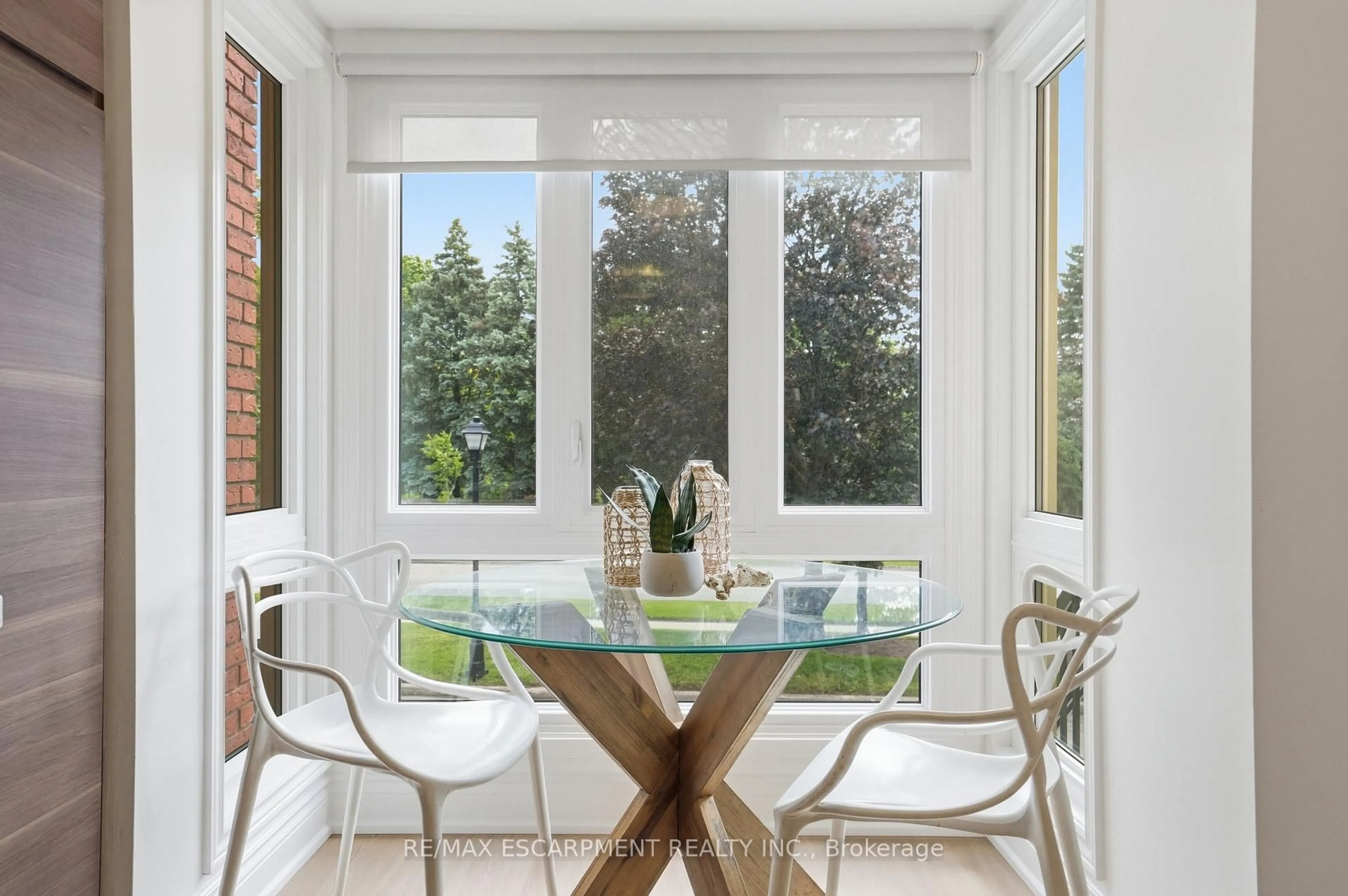 Dining room, ceramic/tile floor for 895 Maple Ave #317, Burlington Ontario L7S 2H7