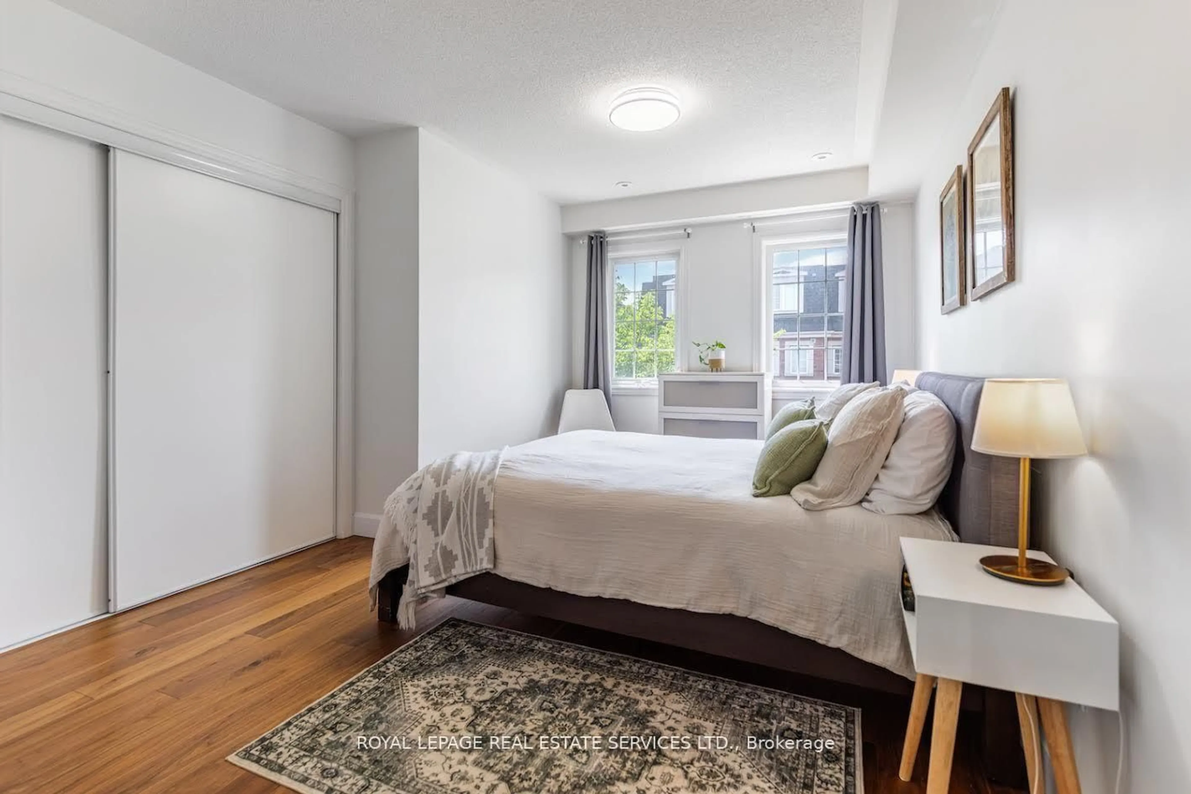 Bedroom with bed, unknown for 435 Hensall Circ #49, Mississauga Ontario L5A 4P1