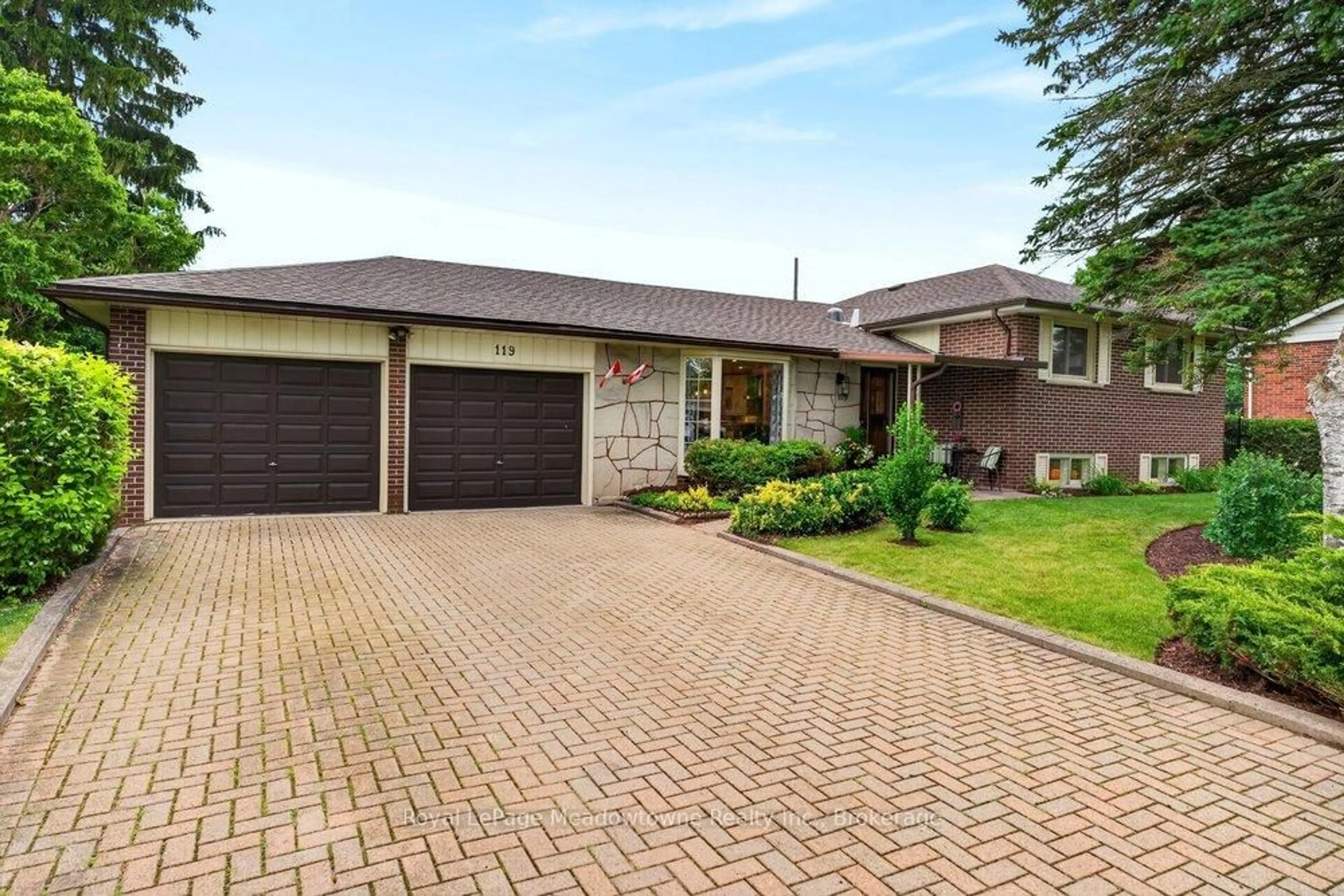 Home with brick exterior material, street for 119 Elizabeth Dr, Halton Hills Ontario L7J 1B6