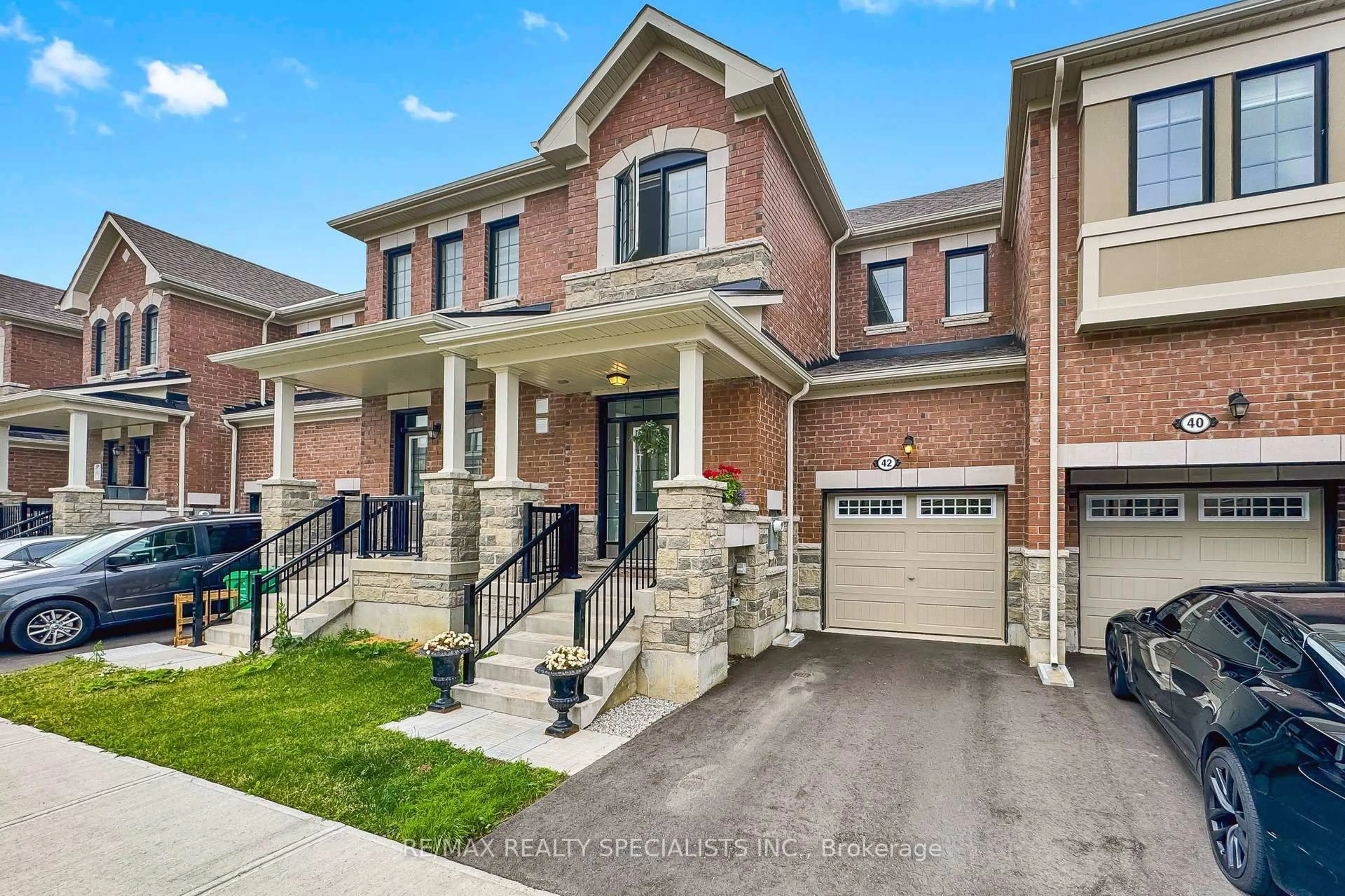 Home with brick exterior material, street for 42 Keppel Circ, Brampton Ontario L7A 5L1