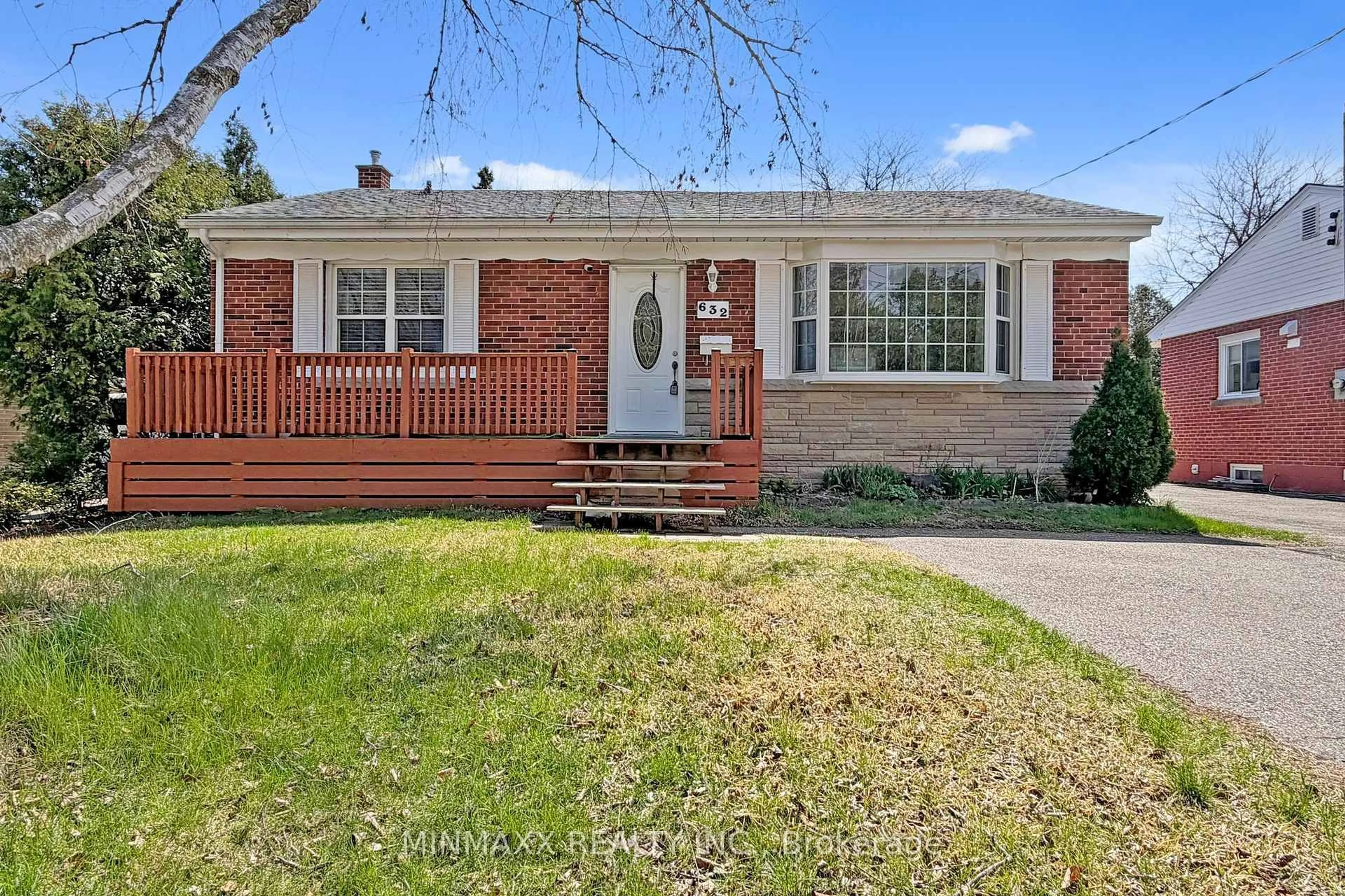 Home with brick exterior material, street for 632 Inverness Ave, Burlington Ontario L7T 3S8