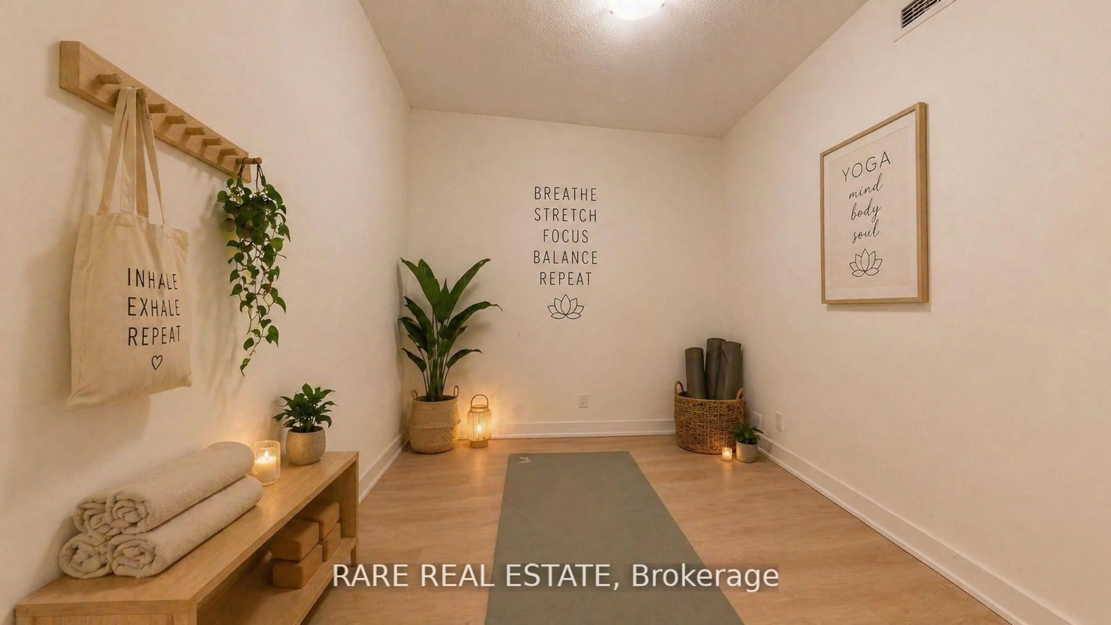 Indoor entryway for 1638 Bloor St #607, Toronto Ontario M6P 0A6