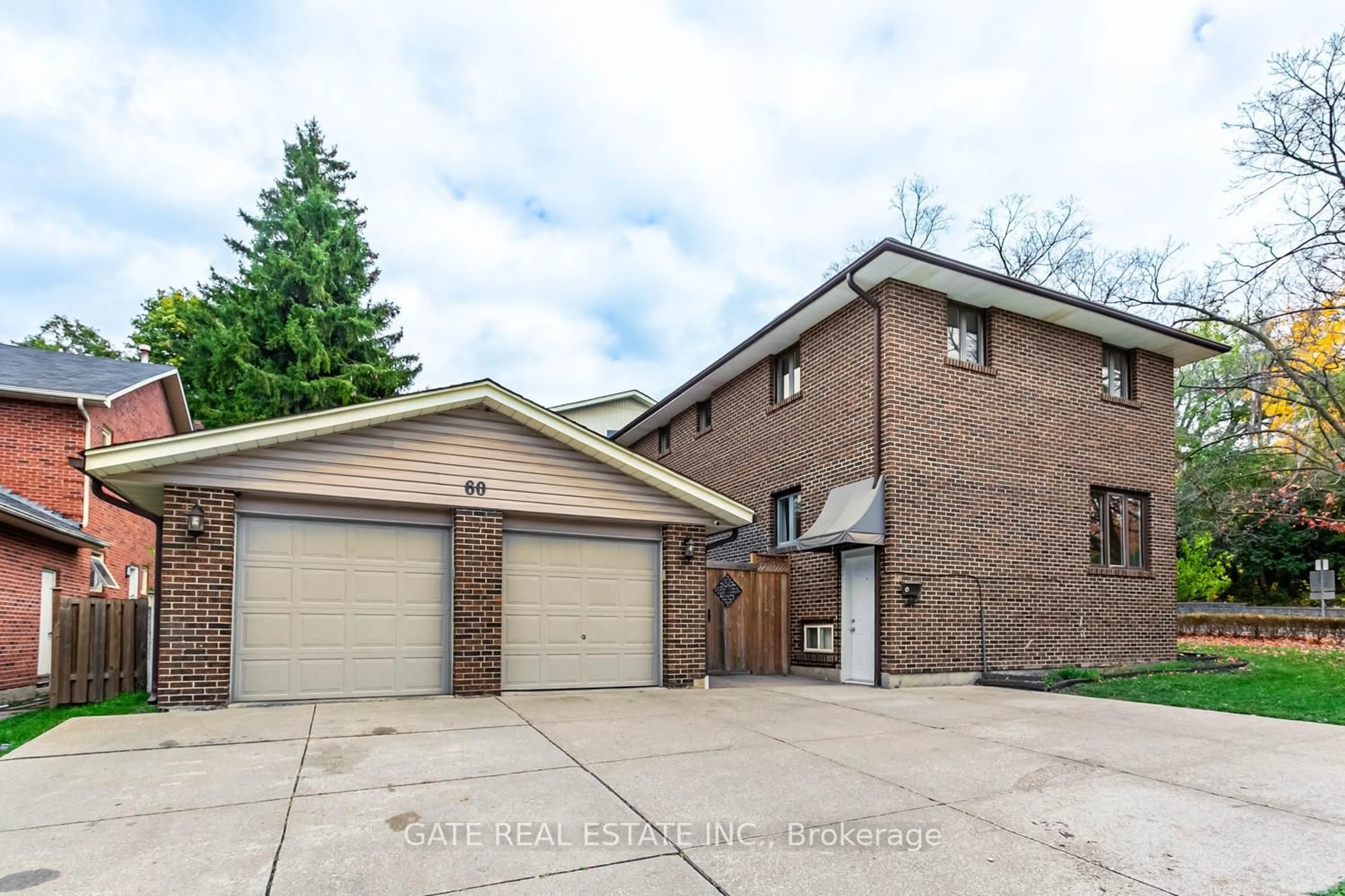 Home with brick exterior material, street for 60 Scott St, Brampton Ontario L6V 1S3