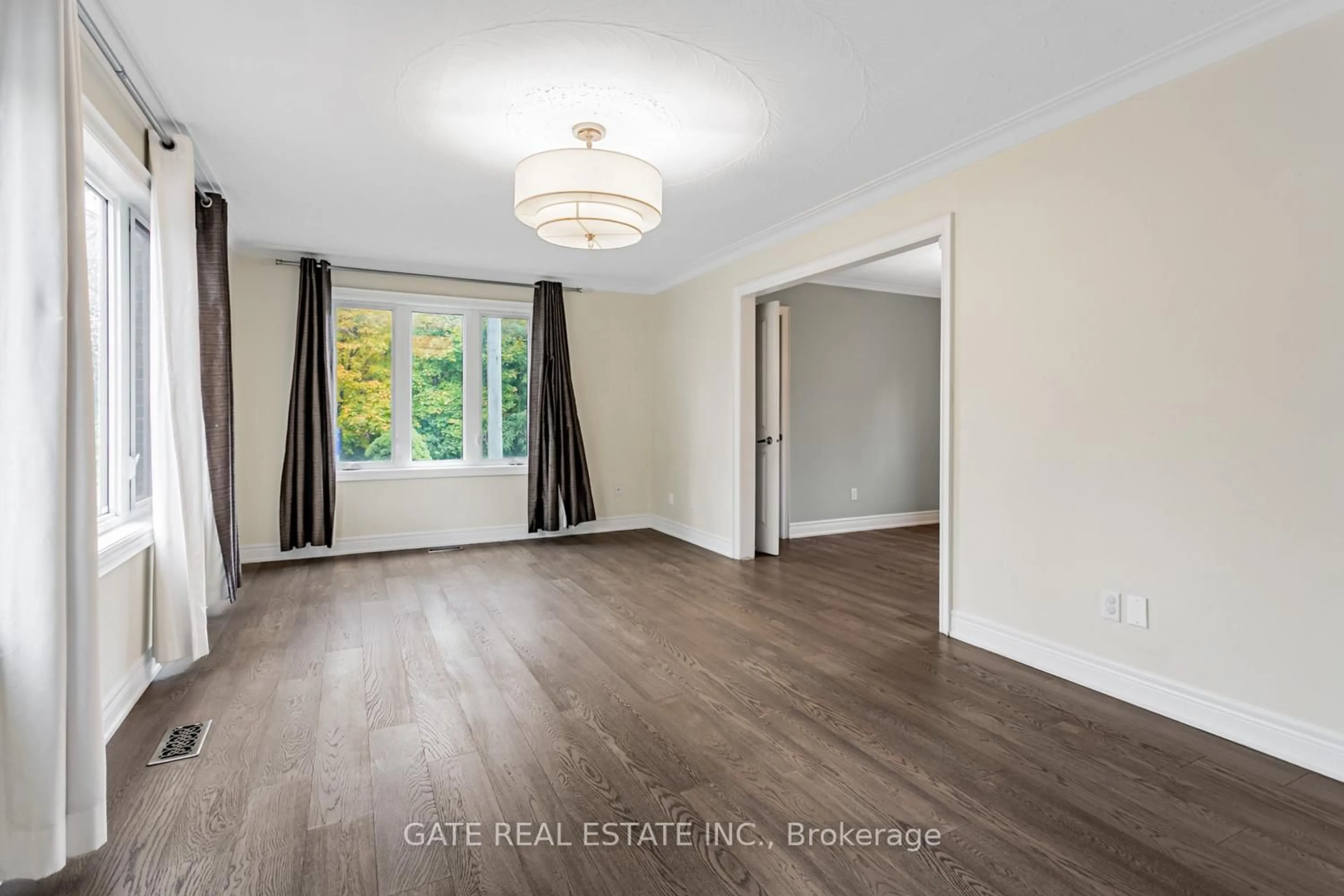 A pic of a room for 60 Scott St, Brampton Ontario L6V 1S3