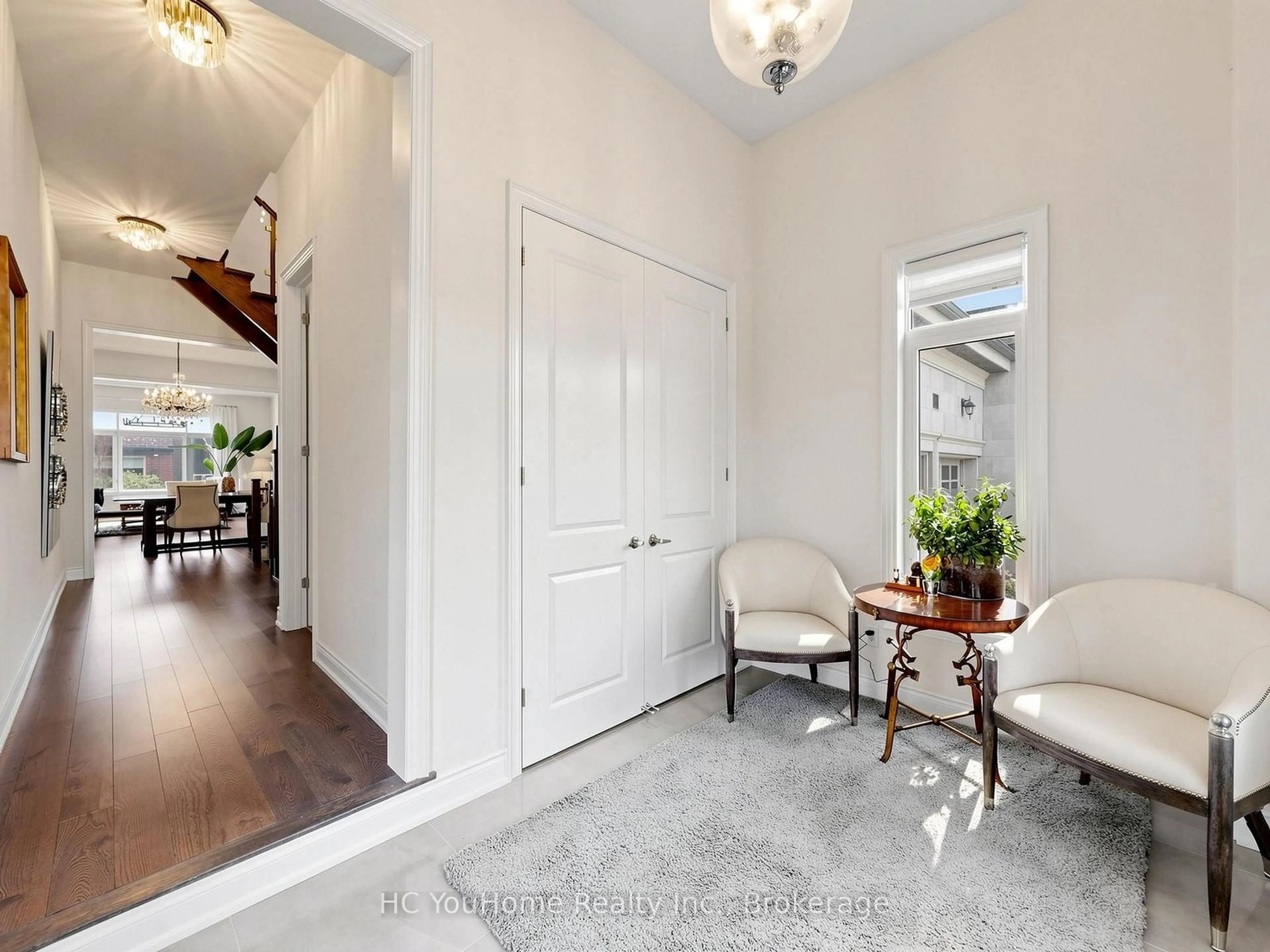 Indoor entryway for 70 Threshing Mill Blvd, Oakville Ontario L6H 0V6