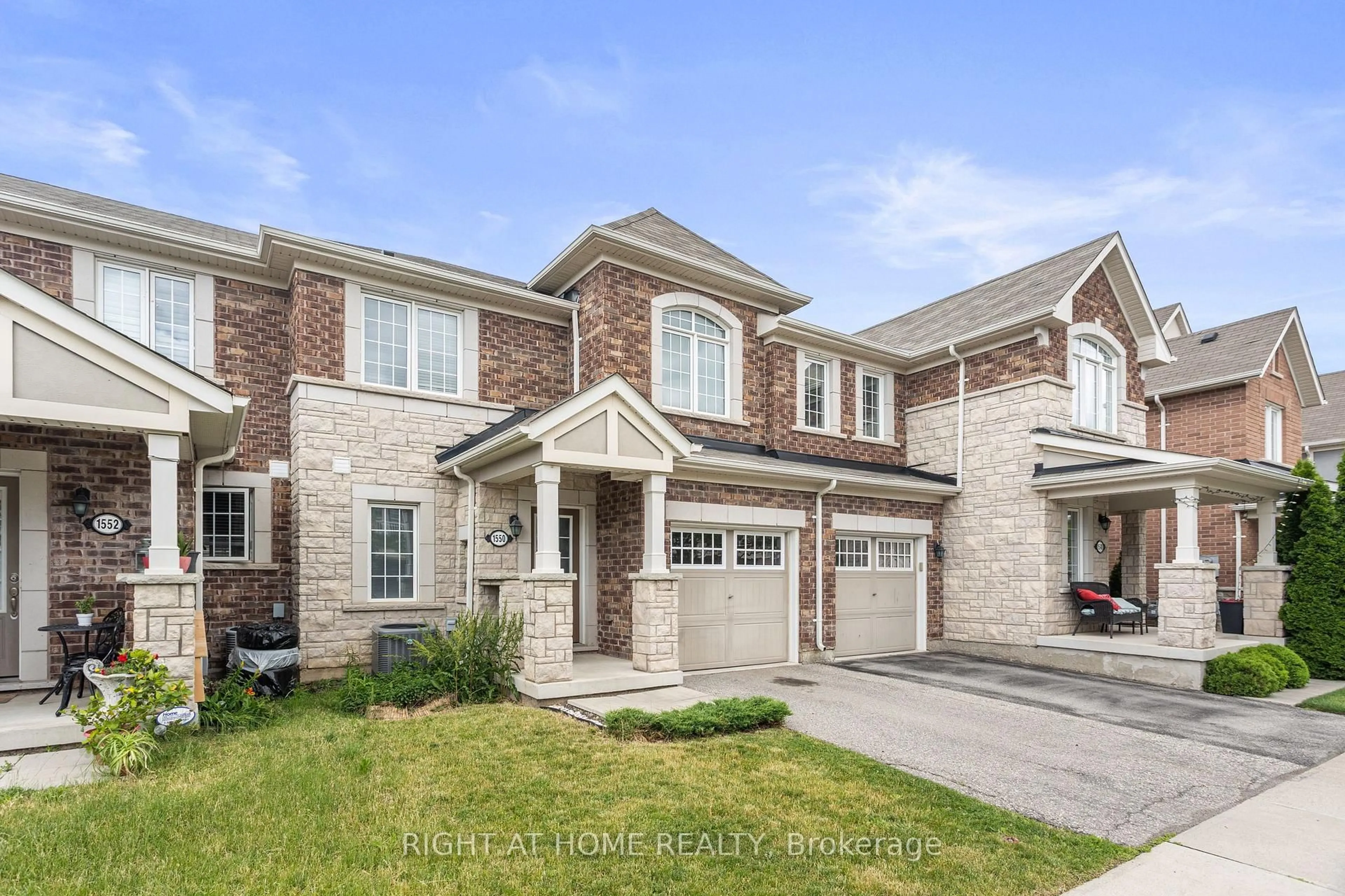 Home with brick exterior material, street for 1550 Gainer Cres, Milton Ontario L9T 8Y3