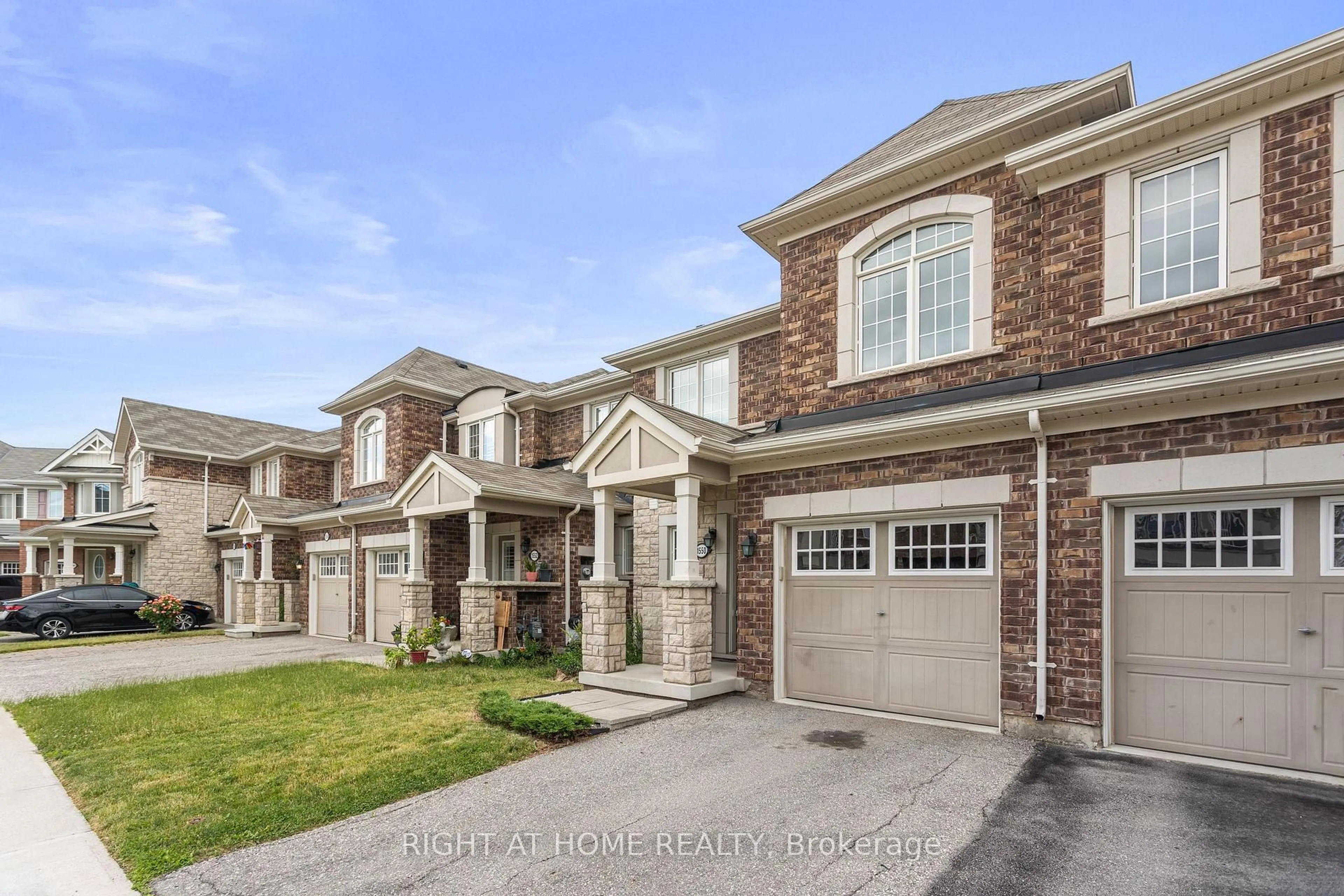 Home with brick exterior material, street for 1550 Gainer Cres, Milton Ontario L9T 8Y3