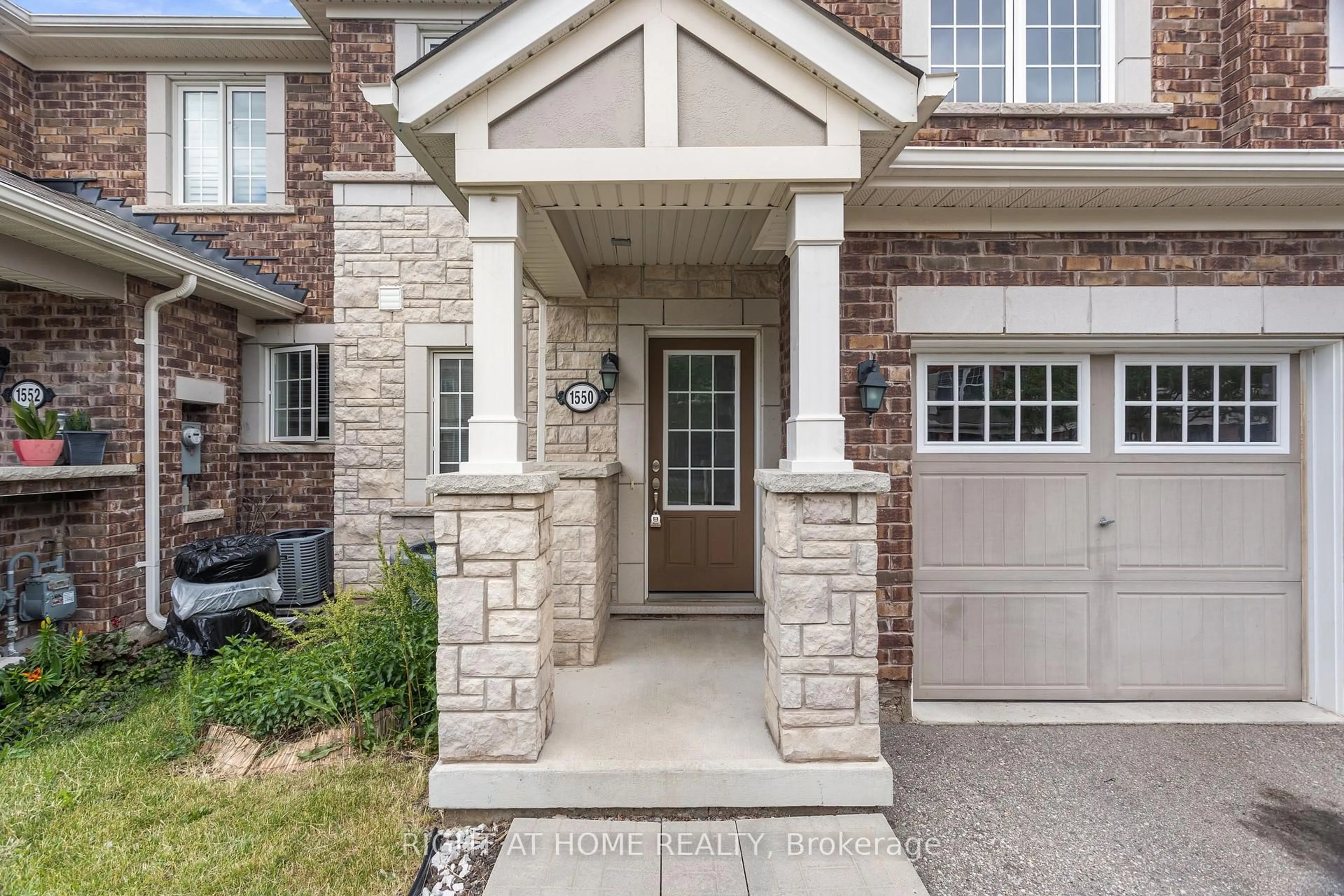 Home with brick exterior material, street for 1550 Gainer Cres, Milton Ontario L9T 8Y3