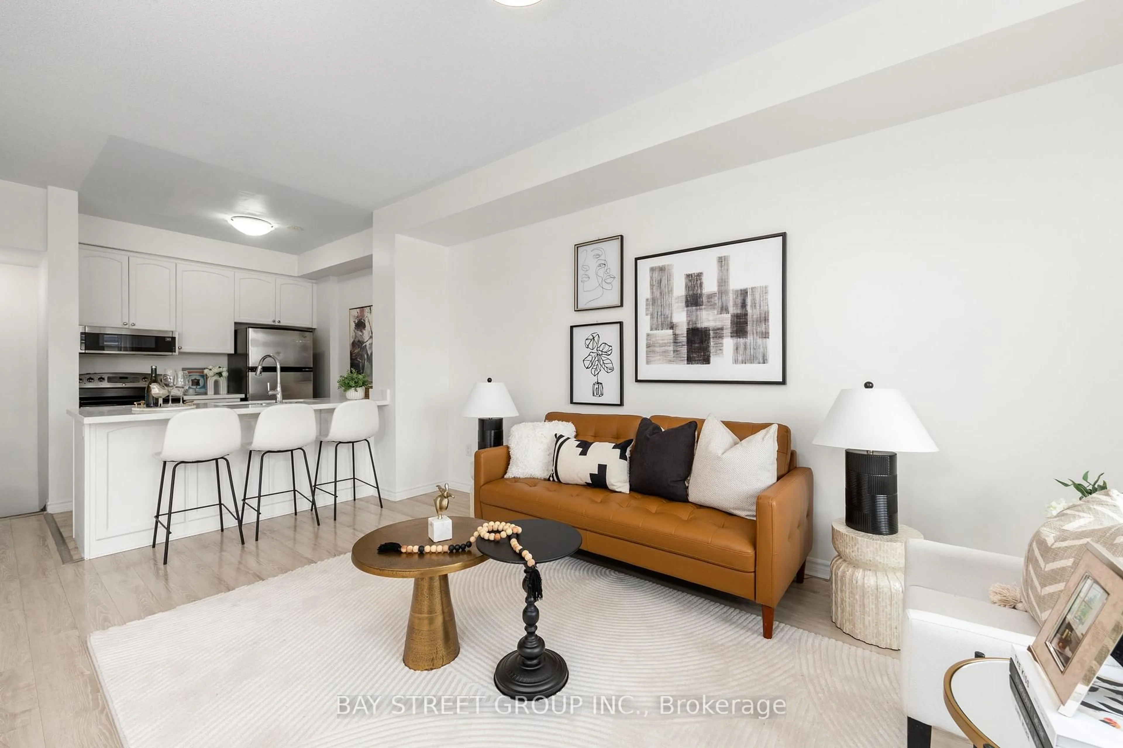 Living room with furniture, unknown for 2564 Grand Oak Tr, Oakville Ontario L6M 0S4