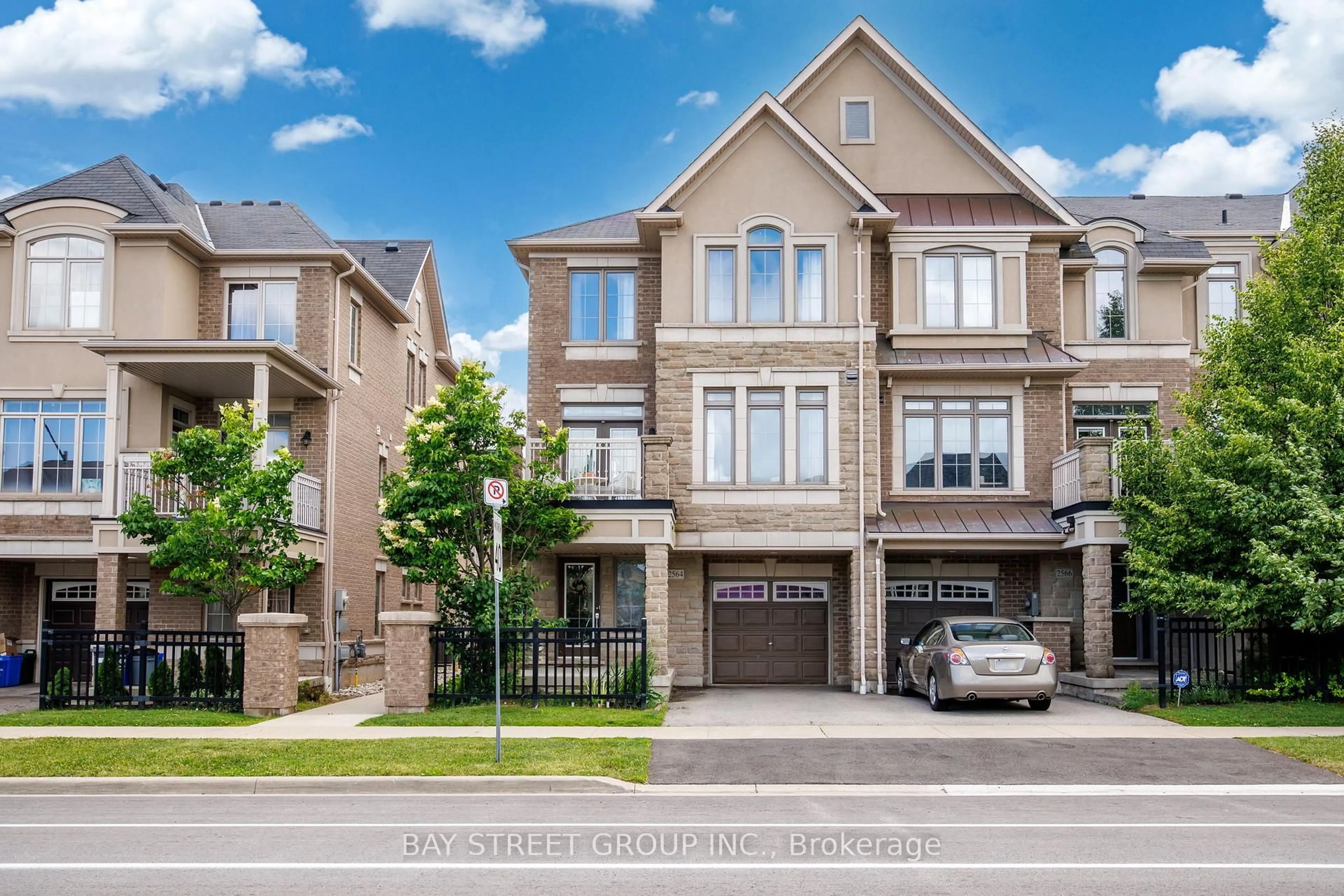 Home with brick exterior material, street for 2564 Grand Oak Tr, Oakville Ontario L6M 0S4