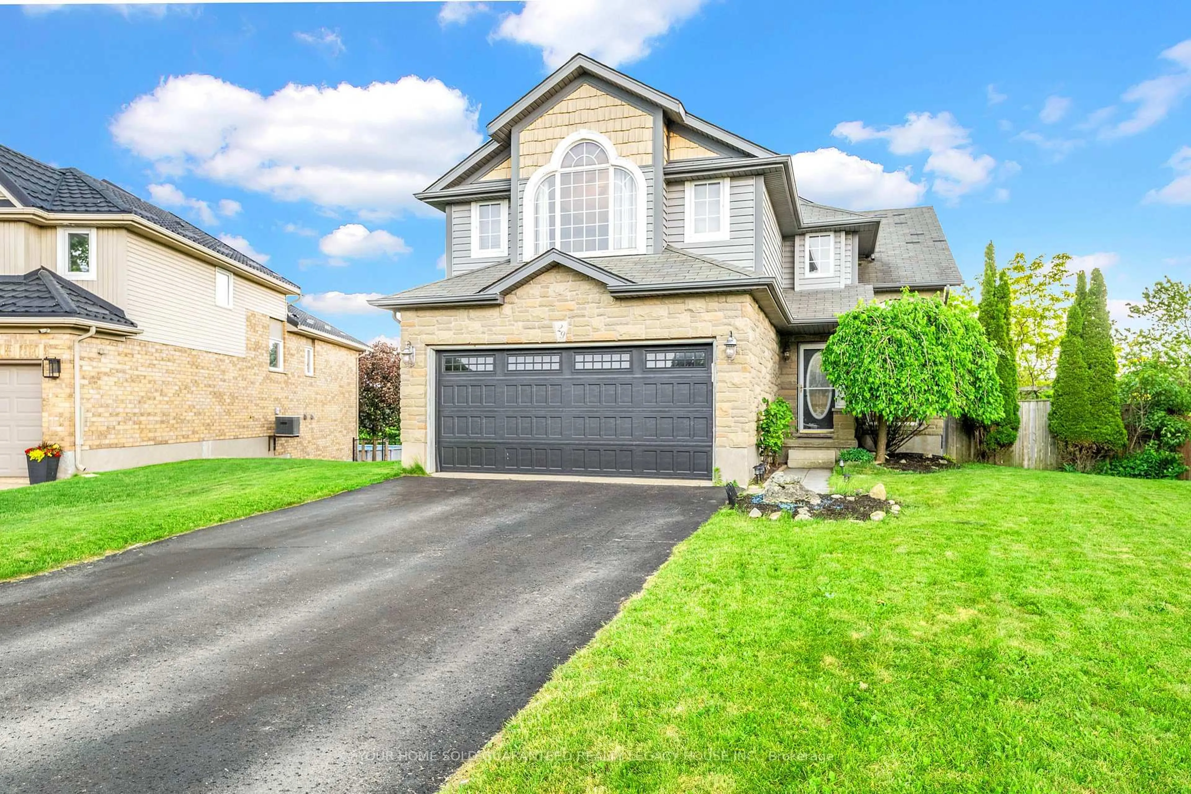 Home with brick exterior material, street for 29 Cameron Crt, Orangeville Ontario L9W 5G8